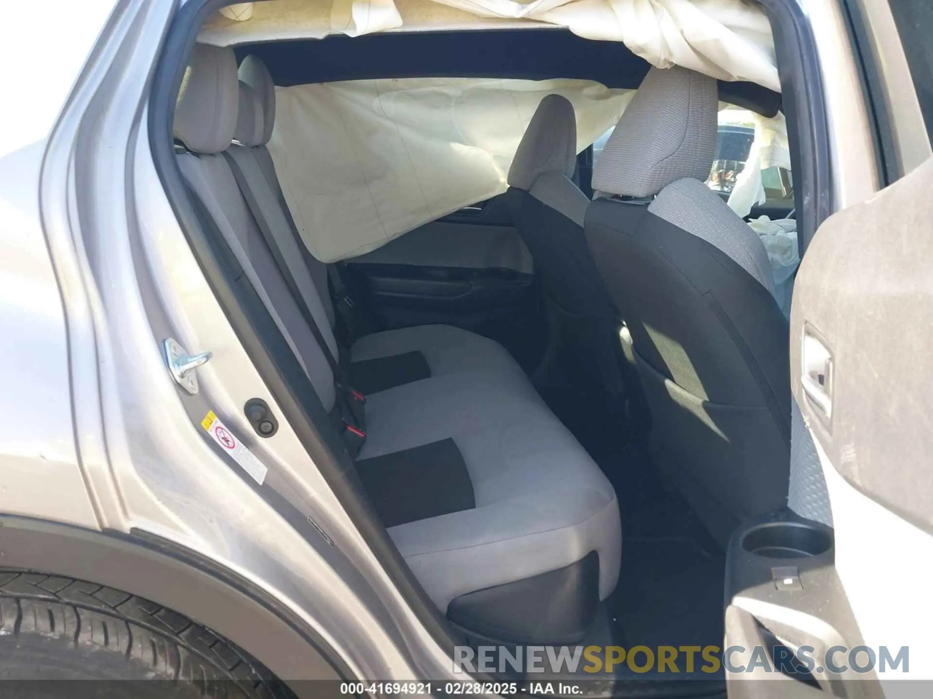8 Фотография поврежденного автомобиля NMTKHMBX4KR082574 TOYOTA C-HR 2019