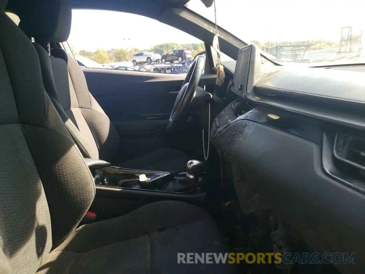 5 Фотография поврежденного автомобиля NMTKHMBX4KR085068 TOYOTA C-HR 2019