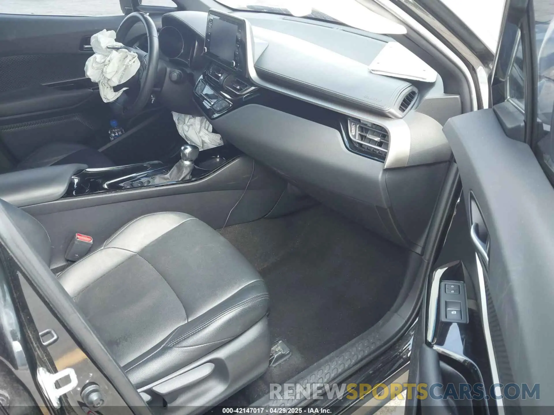 5 Photograph of a damaged car NMTKHMBX4KR096569 TOYOTA C-HR 2019