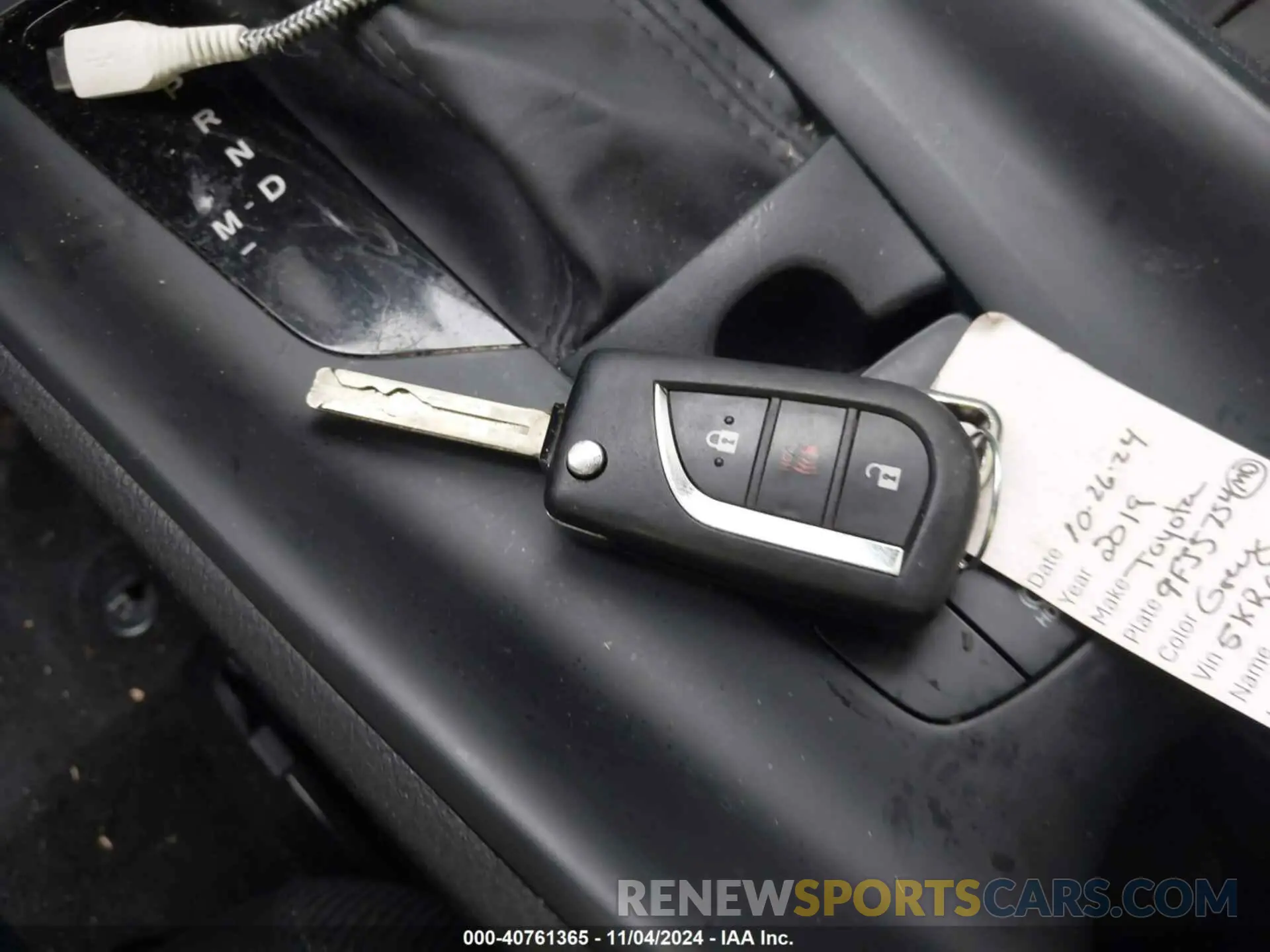 11 Photograph of a damaged car NMTKHMBX5KR095267 TOYOTA C-HR 2019