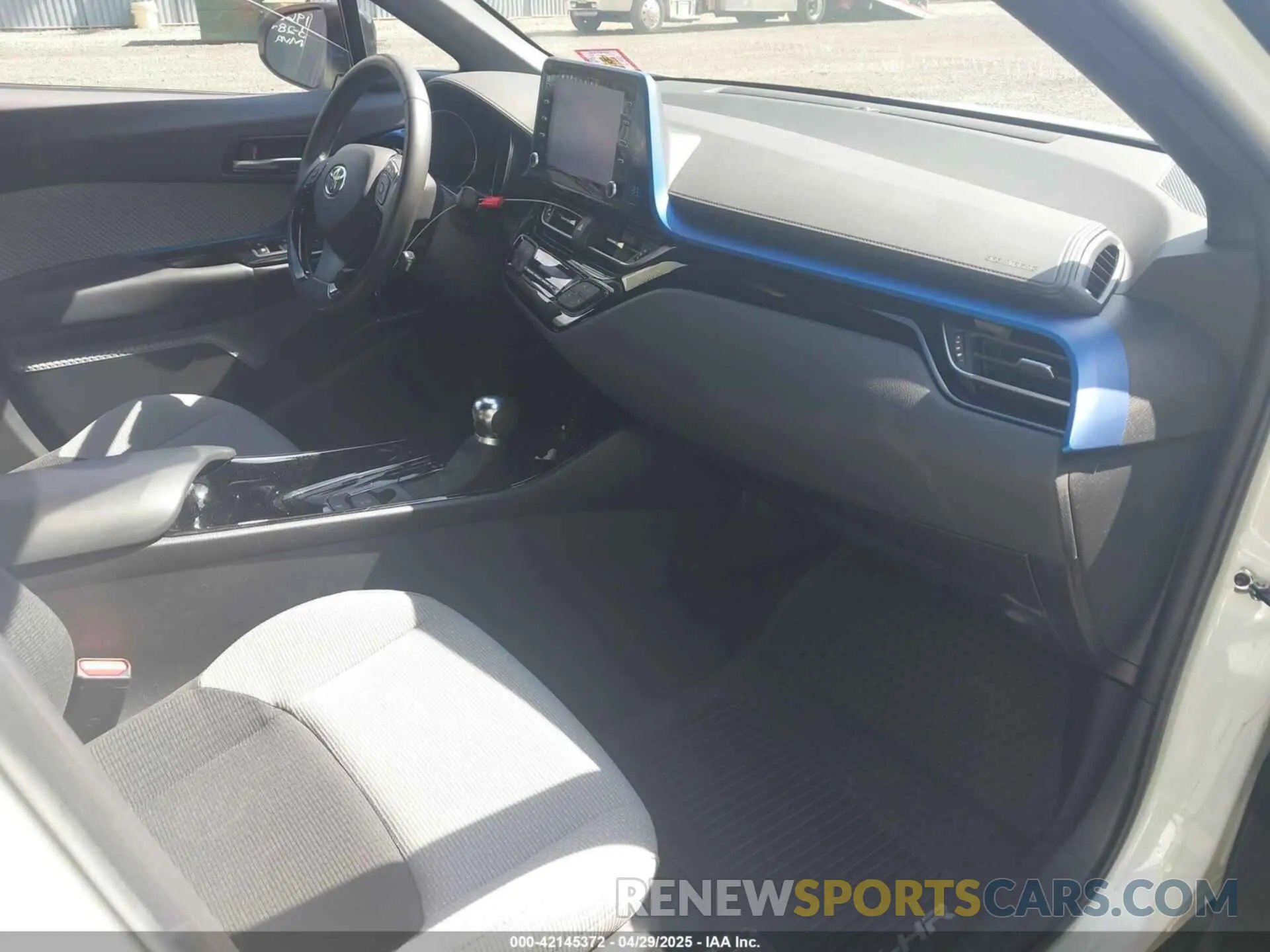 5 Photograph of a damaged car NMTKHMBX5KR097682 TOYOTA C-HR 2019