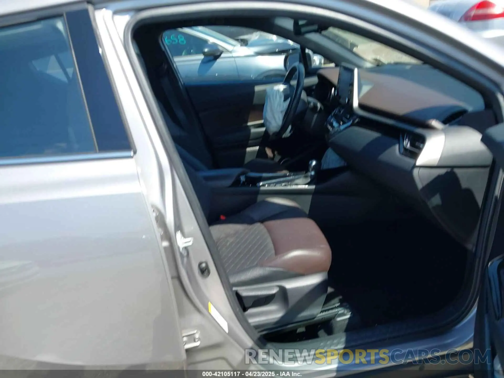5 Фотография поврежденного автомобиля NMTKHMBX6KR101612 TOYOTA C-HR 2019