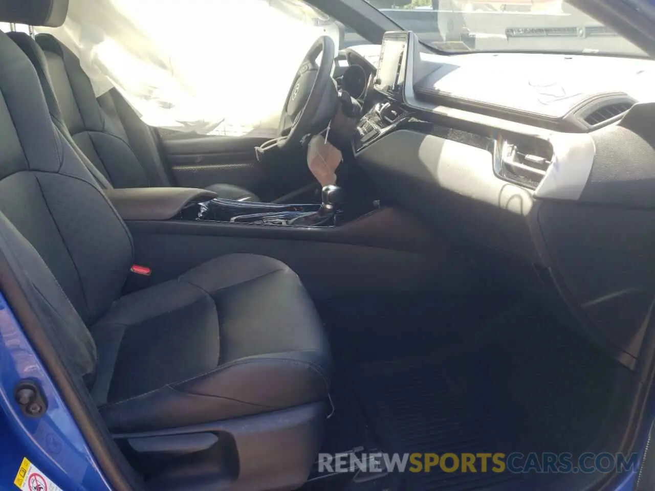 5 Photograph of a damaged car NMTKHMBX7KR069897 TOYOTA C-HR 2019