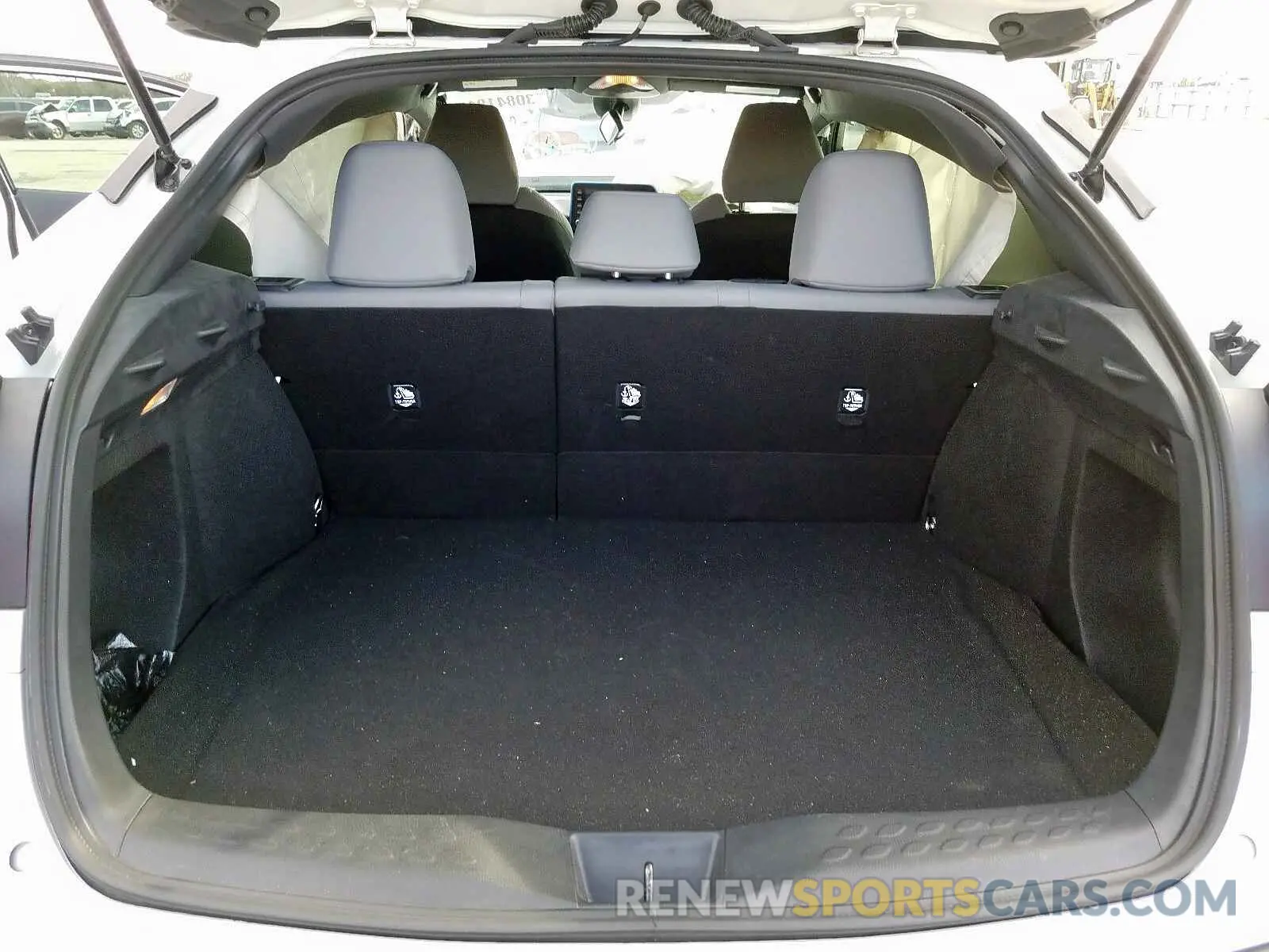 9 Photograph of a damaged car NMTKHMBX7KR083847 TOYOTA C-HR 2019