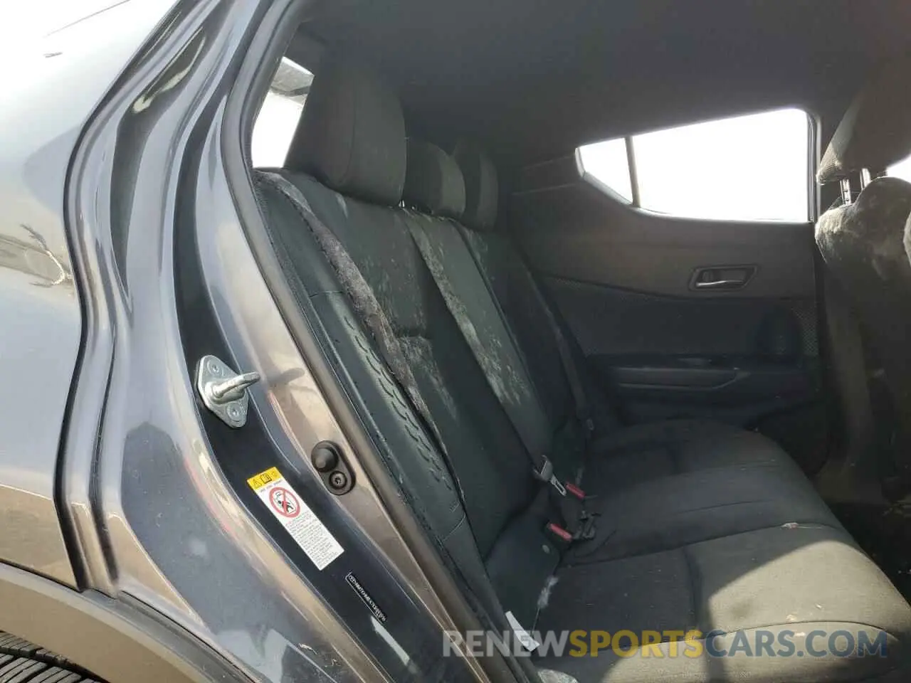 11 Photograph of a damaged car NMTKHMBX7KR091916 TOYOTA C-HR 2019