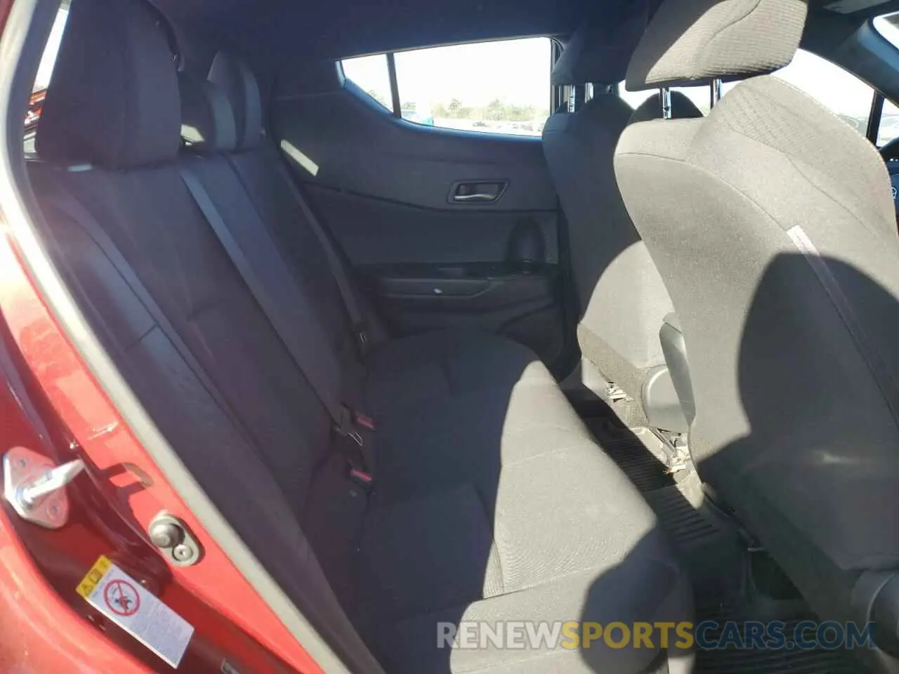 10 Фотография поврежденного автомобиля NMTKHMBX7KR092029 TOYOTA C-HR 2019