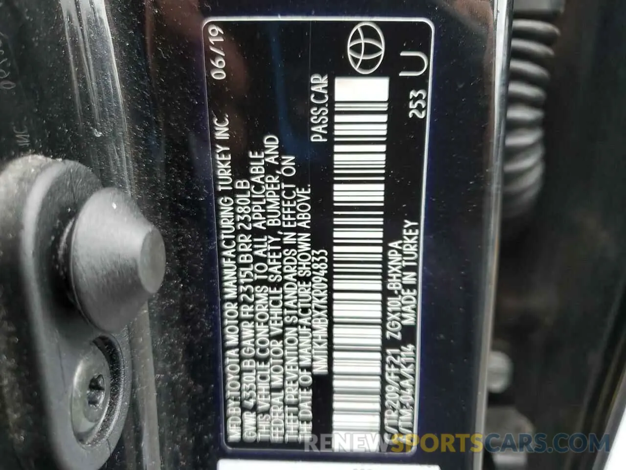 13 Фотография поврежденного автомобиля NMTKHMBX7KR094833 TOYOTA C-HR 2019