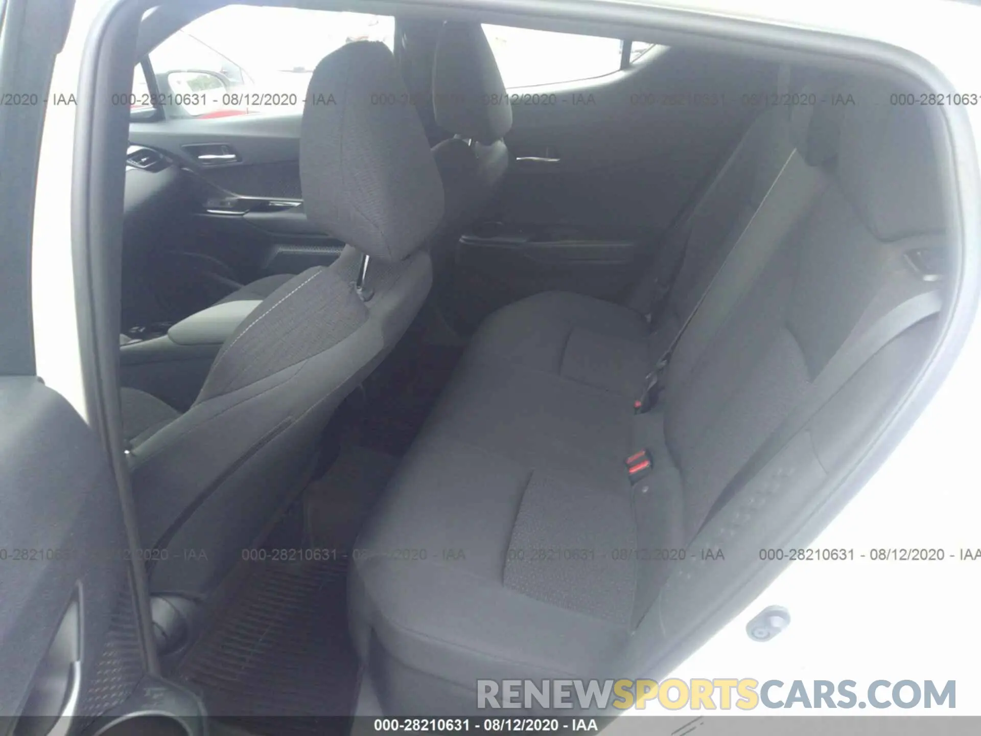 8 Photograph of a damaged car NMTKHMBX7KR101554 TOYOTA C-HR 2019