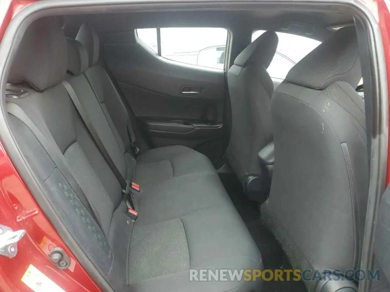 10 Фотография поврежденного автомобиля NMTKHMBX8KR084733 TOYOTA C-HR 2019