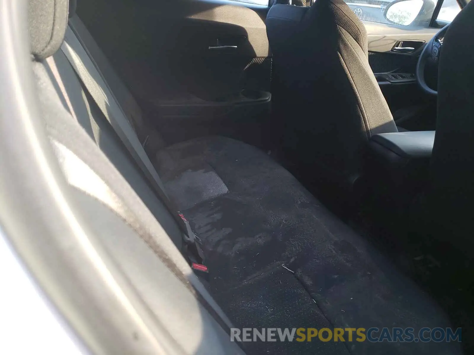 6 Photograph of a damaged car NMTKHMBX8KR092119 TOYOTA C-HR 2019