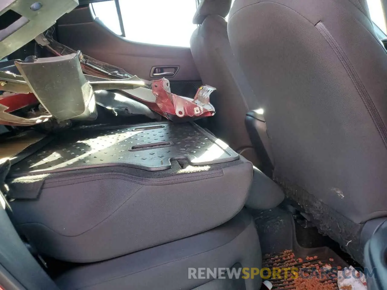 11 Photograph of a damaged car NMTKHMBX9KR081257 TOYOTA C-HR 2019