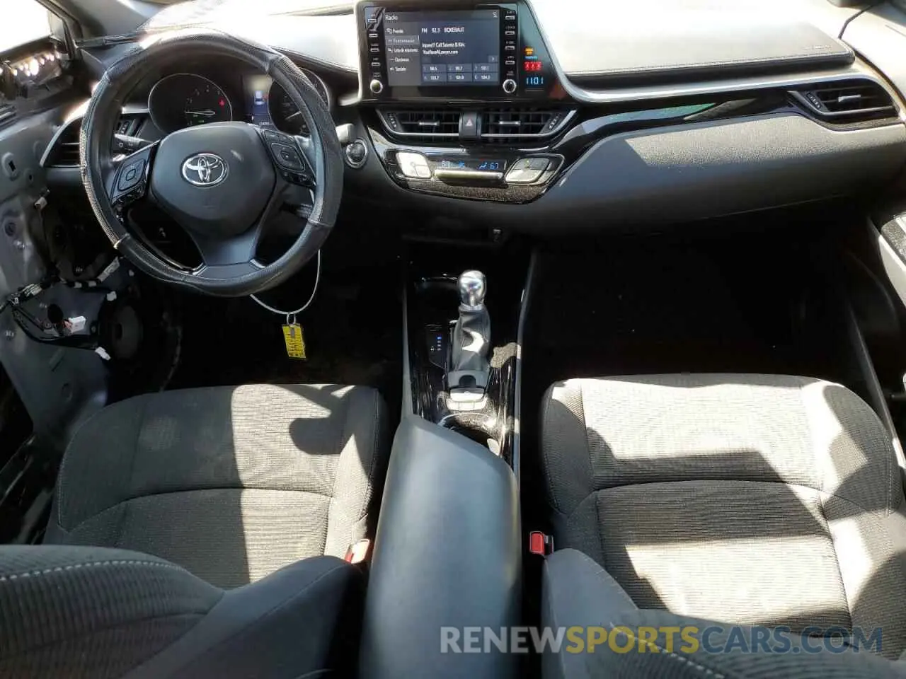 8 Photograph of a damaged car NMTKHMBX9KR092887 TOYOTA C-HR 2019