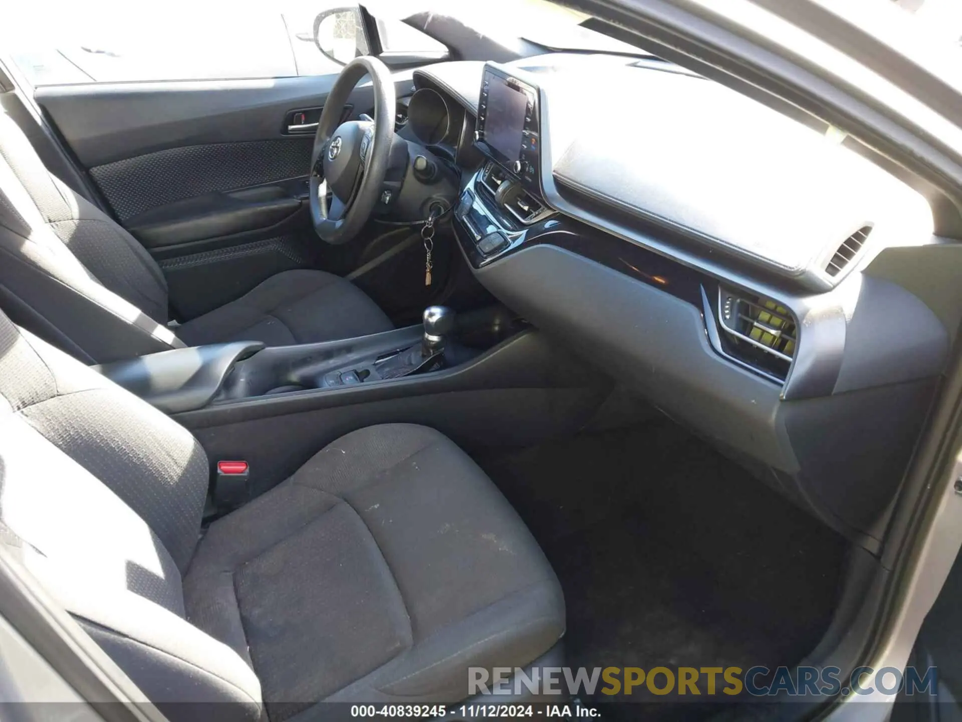 5 Photograph of a damaged car NMTKHMBXXKR068145 TOYOTA C-HR 2019