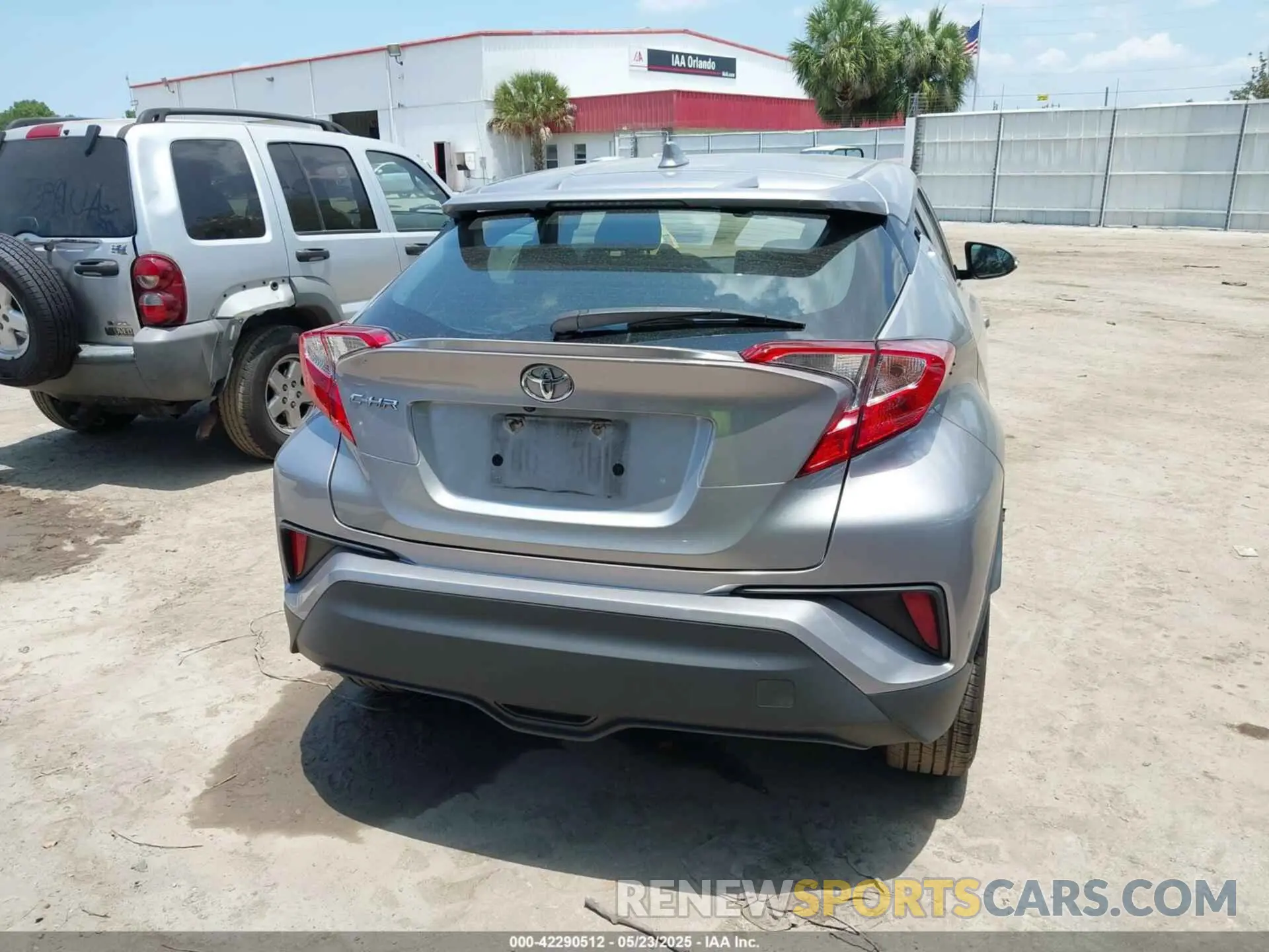 17 Photograph of a damaged car NMTKHMBXXKR095524 TOYOTA C-HR 2019