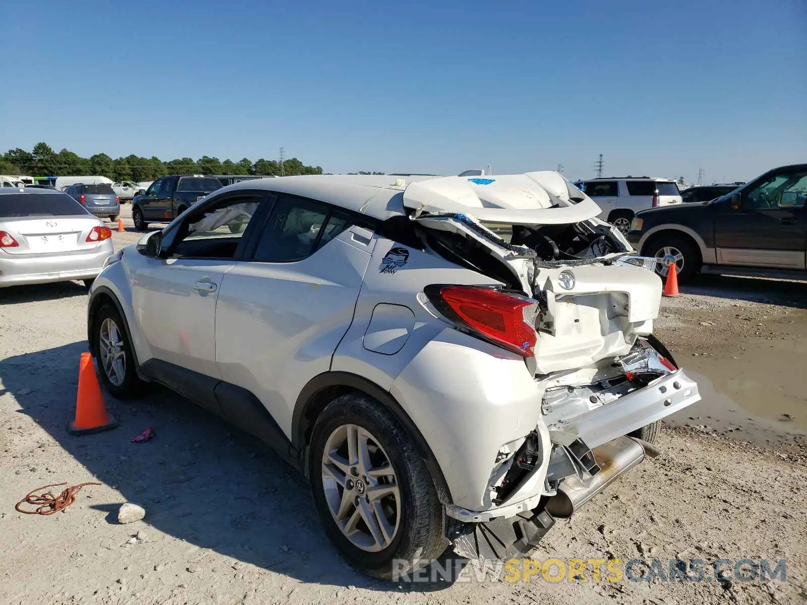 3 Photograph of a damaged car JTNKHMBX0L1093731 TOYOTA C-HR 2020