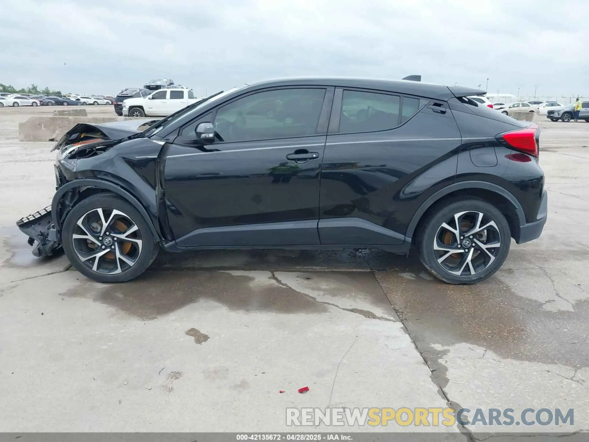 14 Photograph of a damaged car JTNKHMBX1L1074377 TOYOTA C-HR 2020