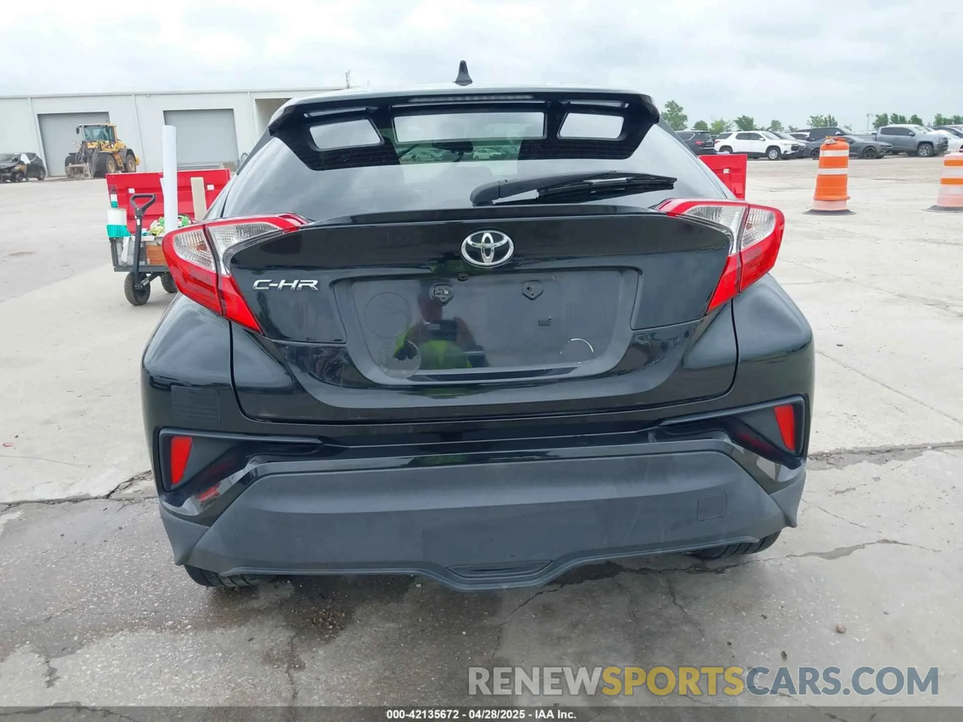 16 Photograph of a damaged car JTNKHMBX1L1074377 TOYOTA C-HR 2020