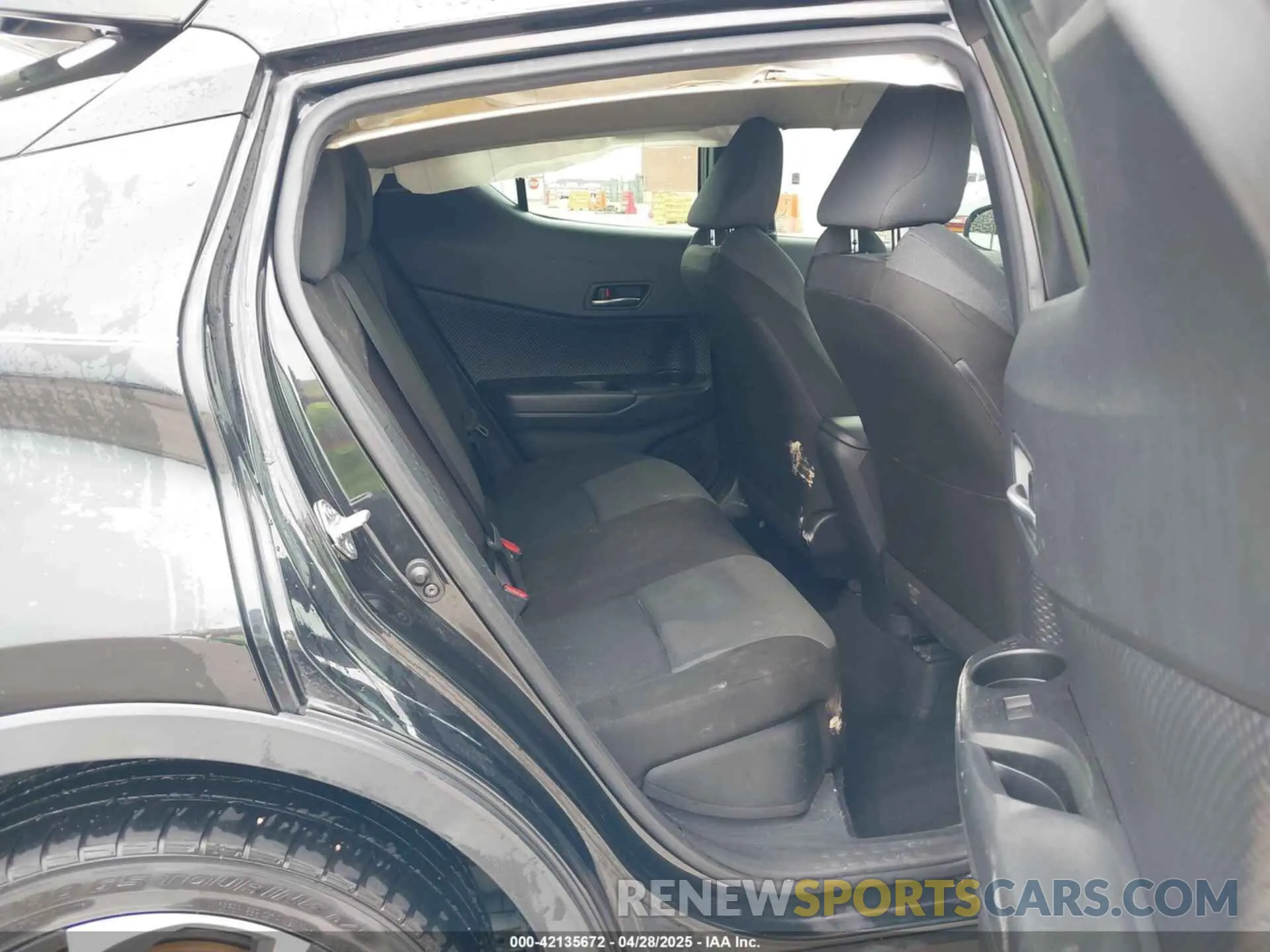 8 Photograph of a damaged car JTNKHMBX1L1074377 TOYOTA C-HR 2020