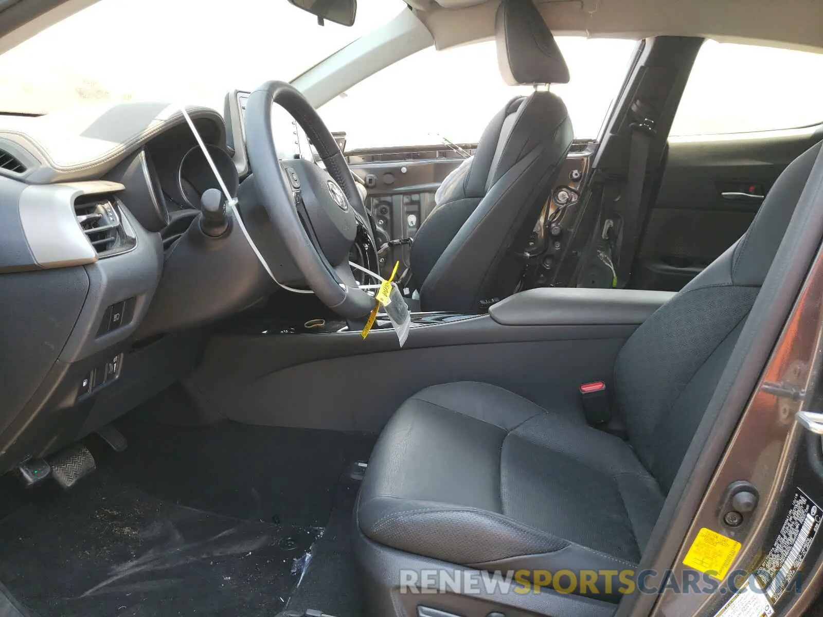 5 Photograph of a damaged car JTNKHMBX2L1064909 TOYOTA C-HR 2020