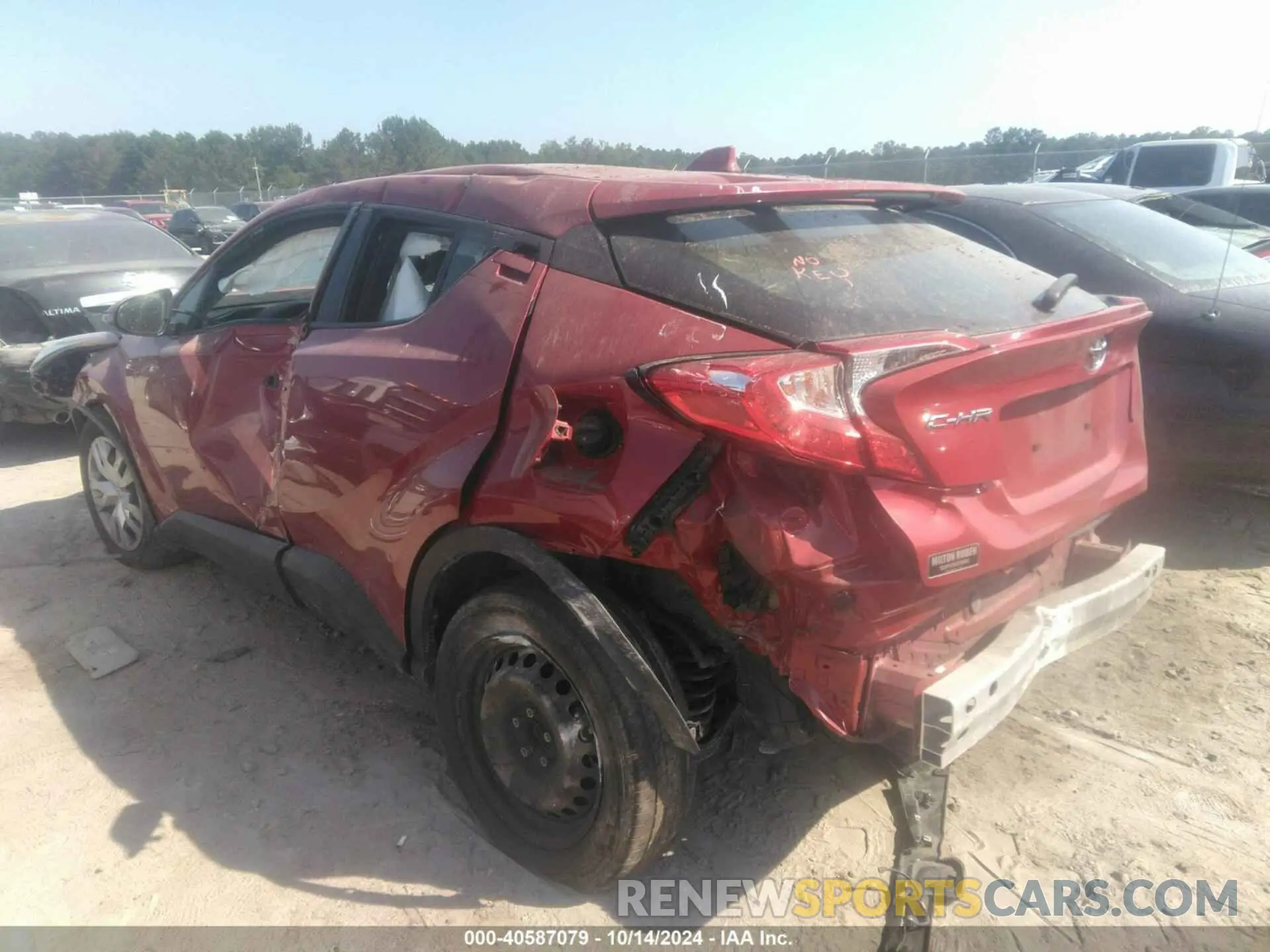 3 Photograph of a damaged car JTNKHMBX2L1076509 TOYOTA C-HR 2020