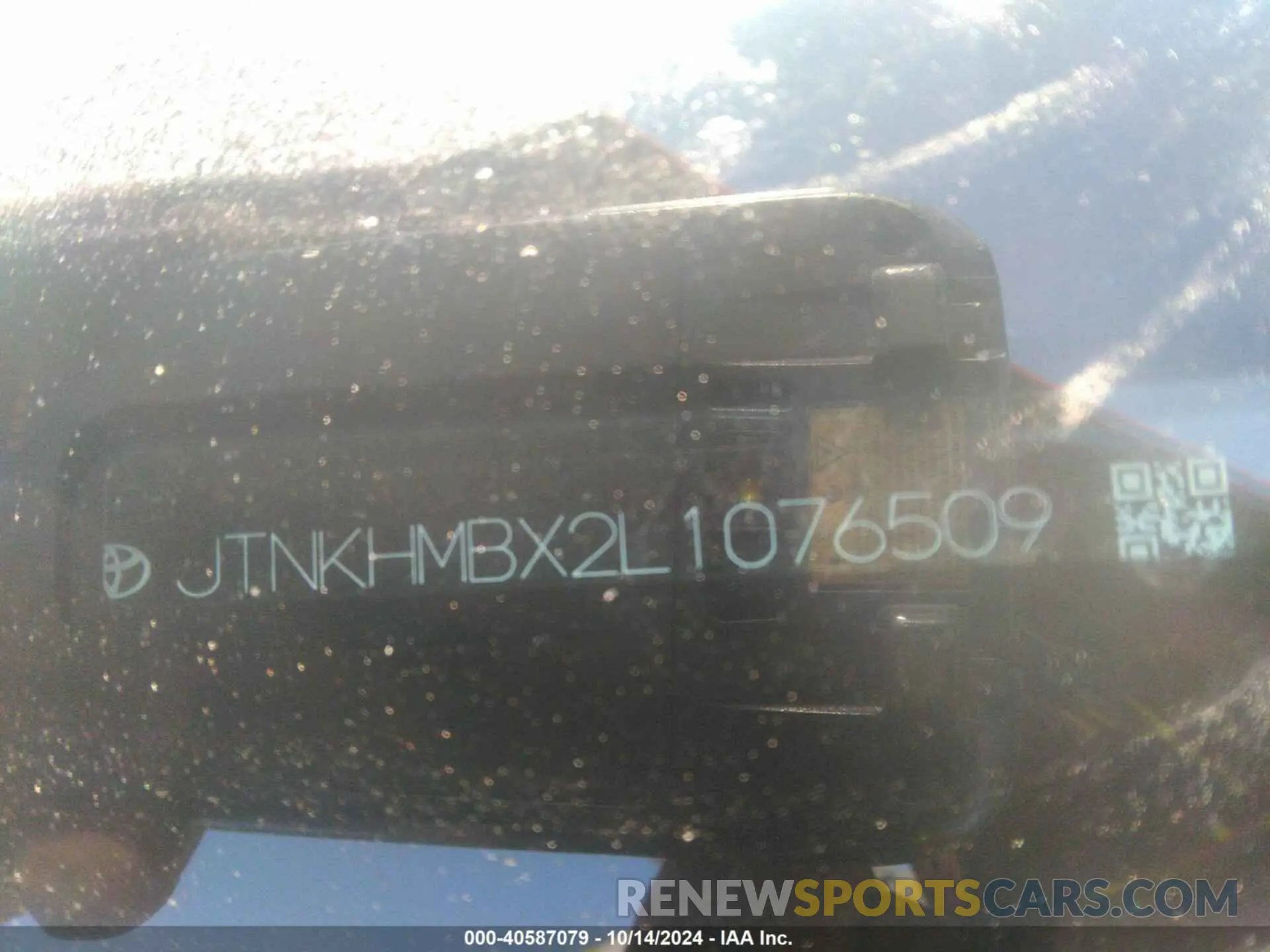 9 Photograph of a damaged car JTNKHMBX2L1076509 TOYOTA C-HR 2020