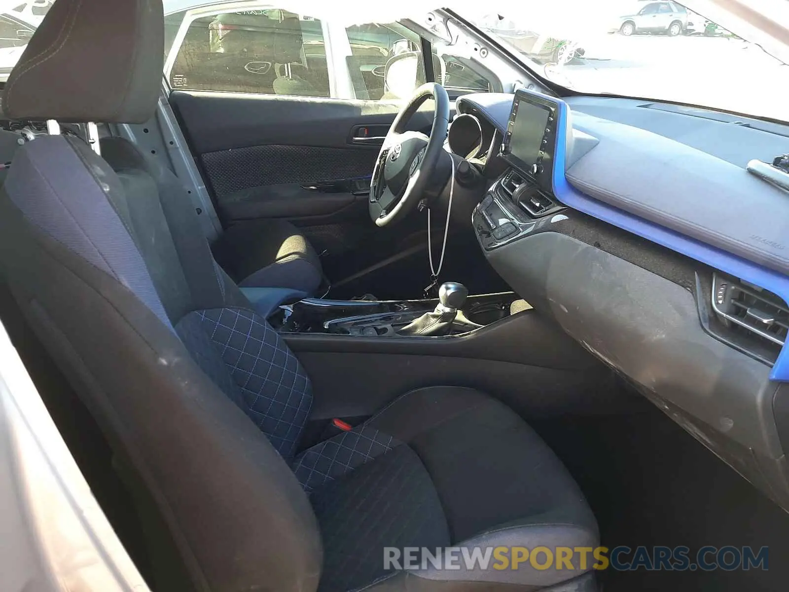 5 Photograph of a damaged car JTNKHMBX2L1083833 TOYOTA C-HR 2020