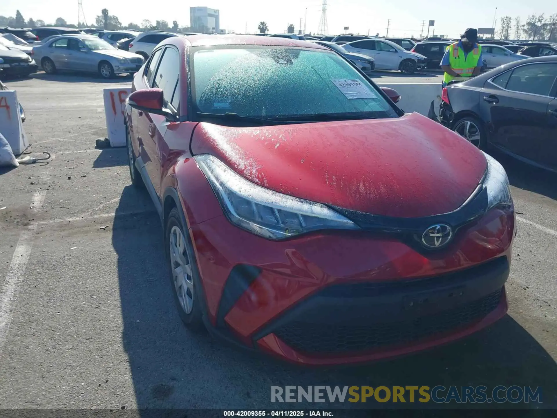 1 Photograph of a damaged car JTNKHMBX2L1093164 TOYOTA C-HR 2020