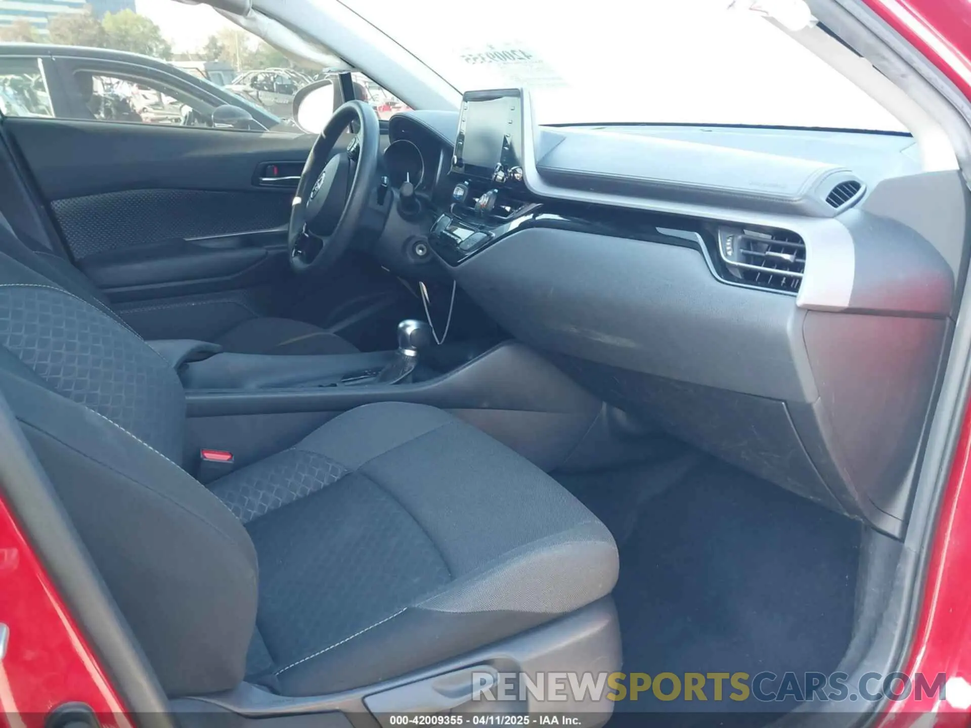 5 Photograph of a damaged car JTNKHMBX2L1093164 TOYOTA C-HR 2020