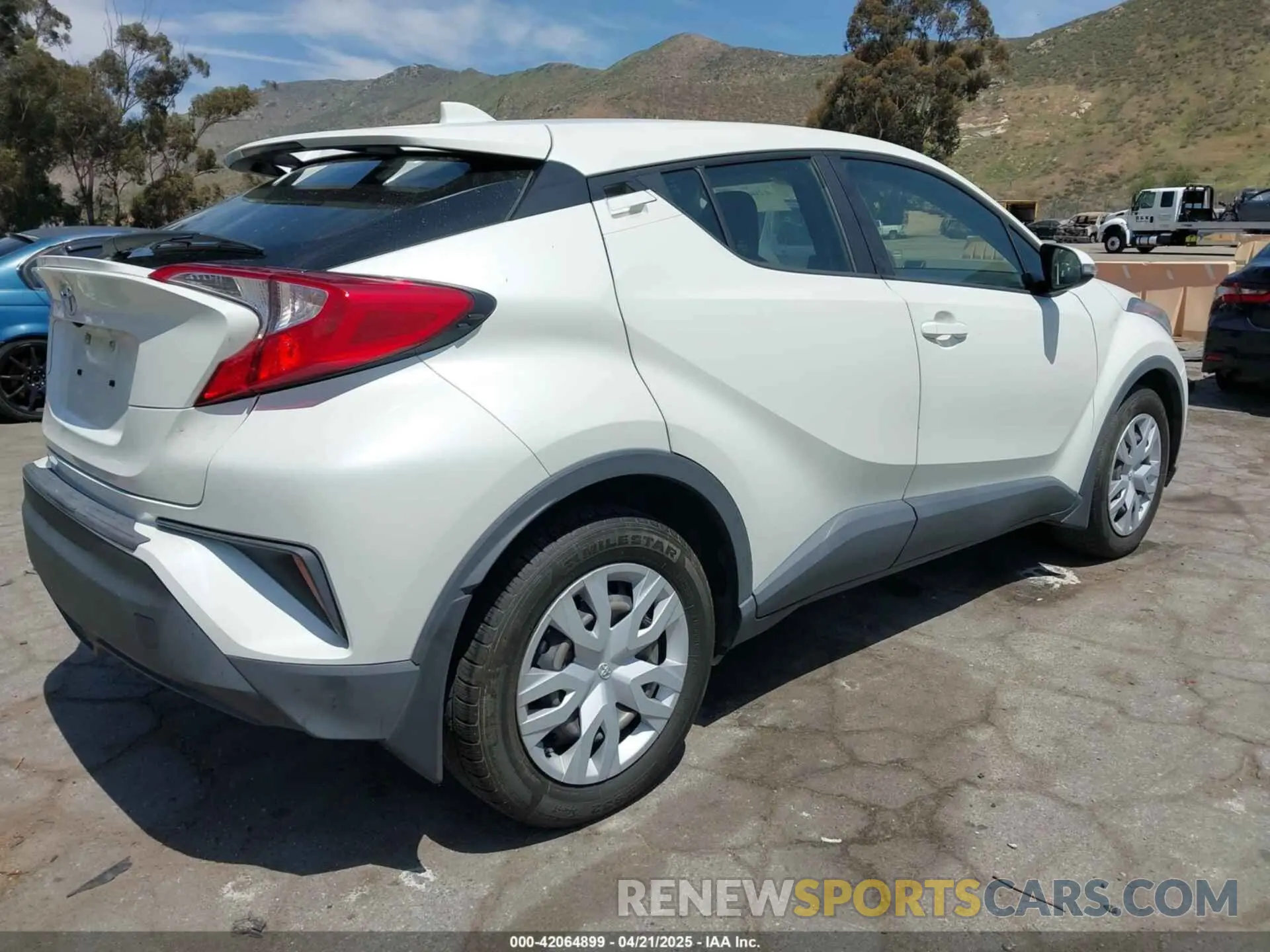4 Photograph of a damaged car JTNKHMBX3L1074882 TOYOTA C-HR 2020