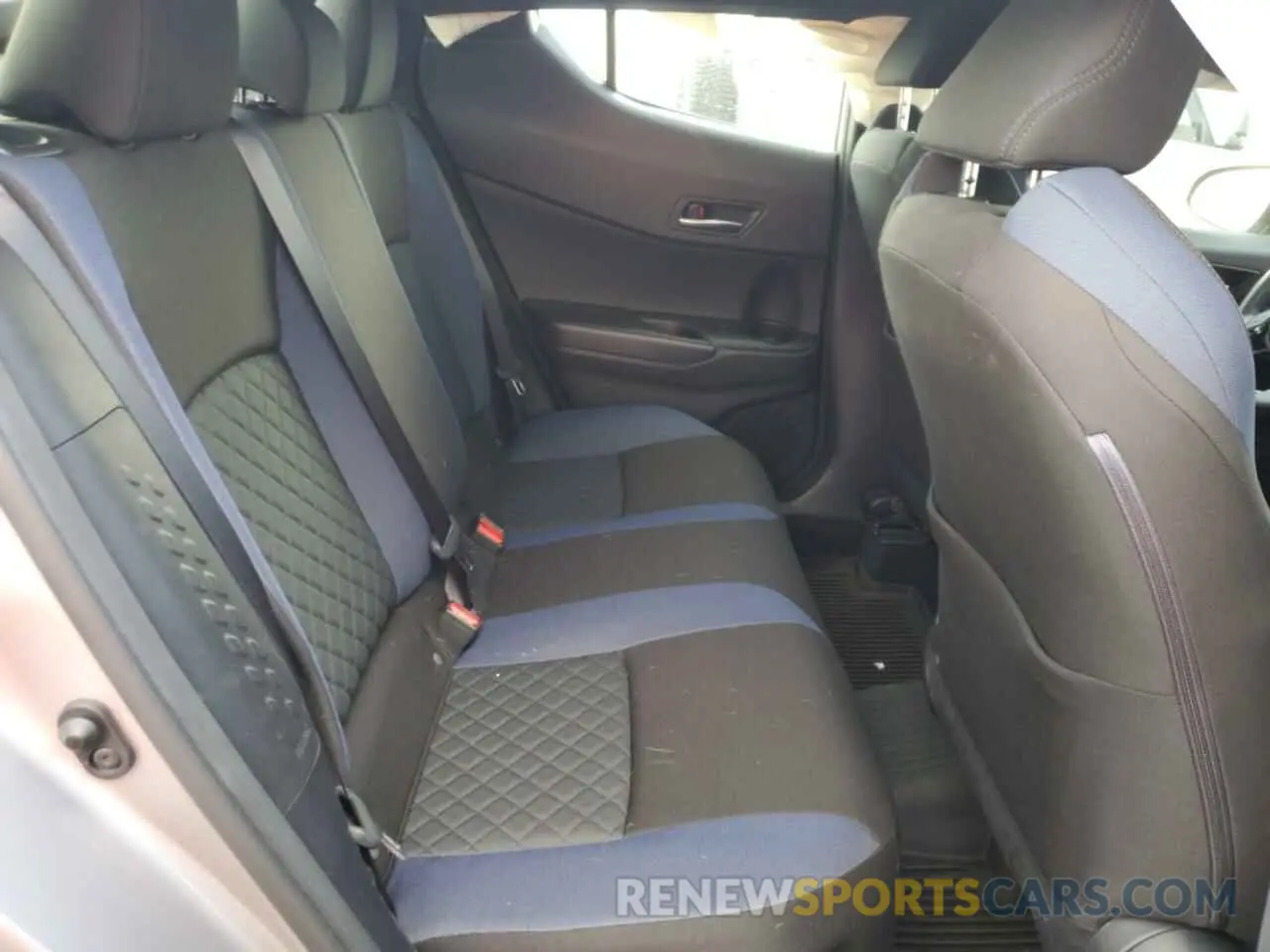 11 Photograph of a damaged car JTNKHMBX3L1088894 TOYOTA C-HR 2020