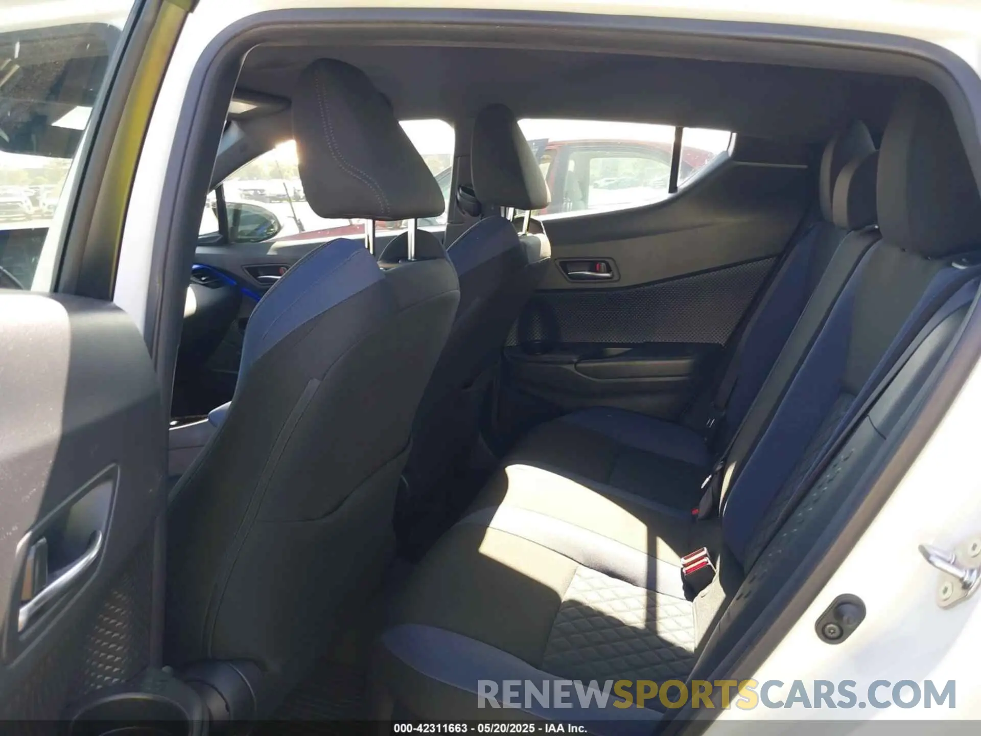 8 Фотография поврежденного автомобиля JTNKHMBX5L1066377 TOYOTA C-HR 2020