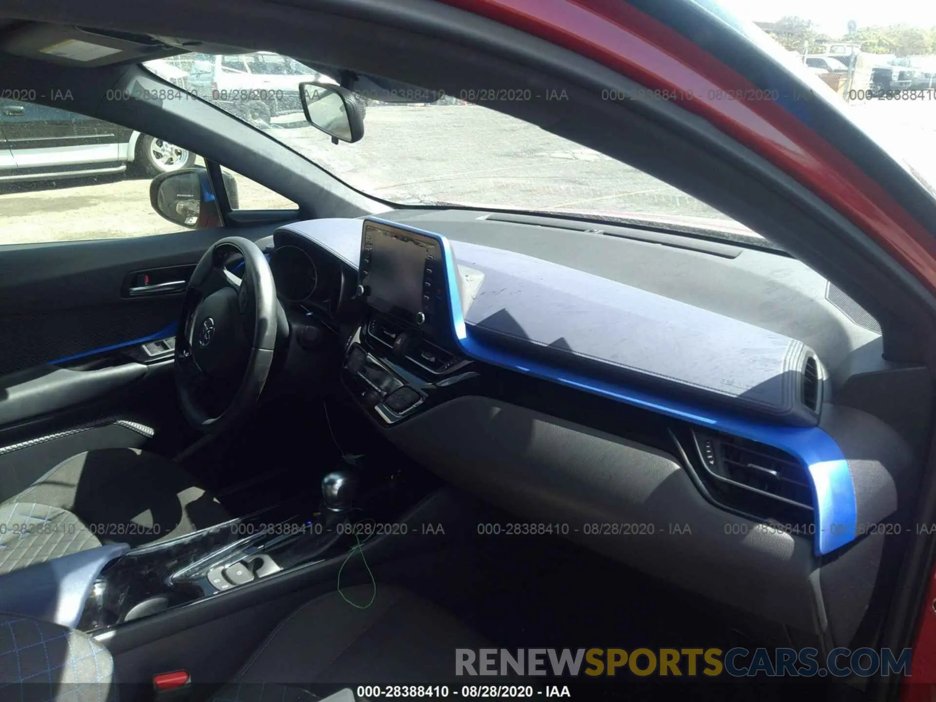 5 Photograph of a damaged car JTNKHMBX5L1075810 TOYOTA C-HR 2020