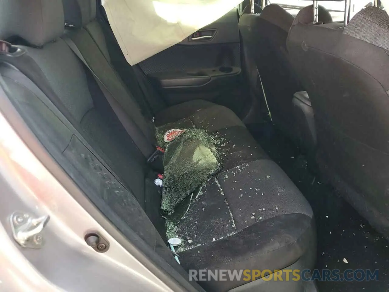 10 Photograph of a damaged car JTNKHMBX5L1080523 TOYOTA C-HR 2020