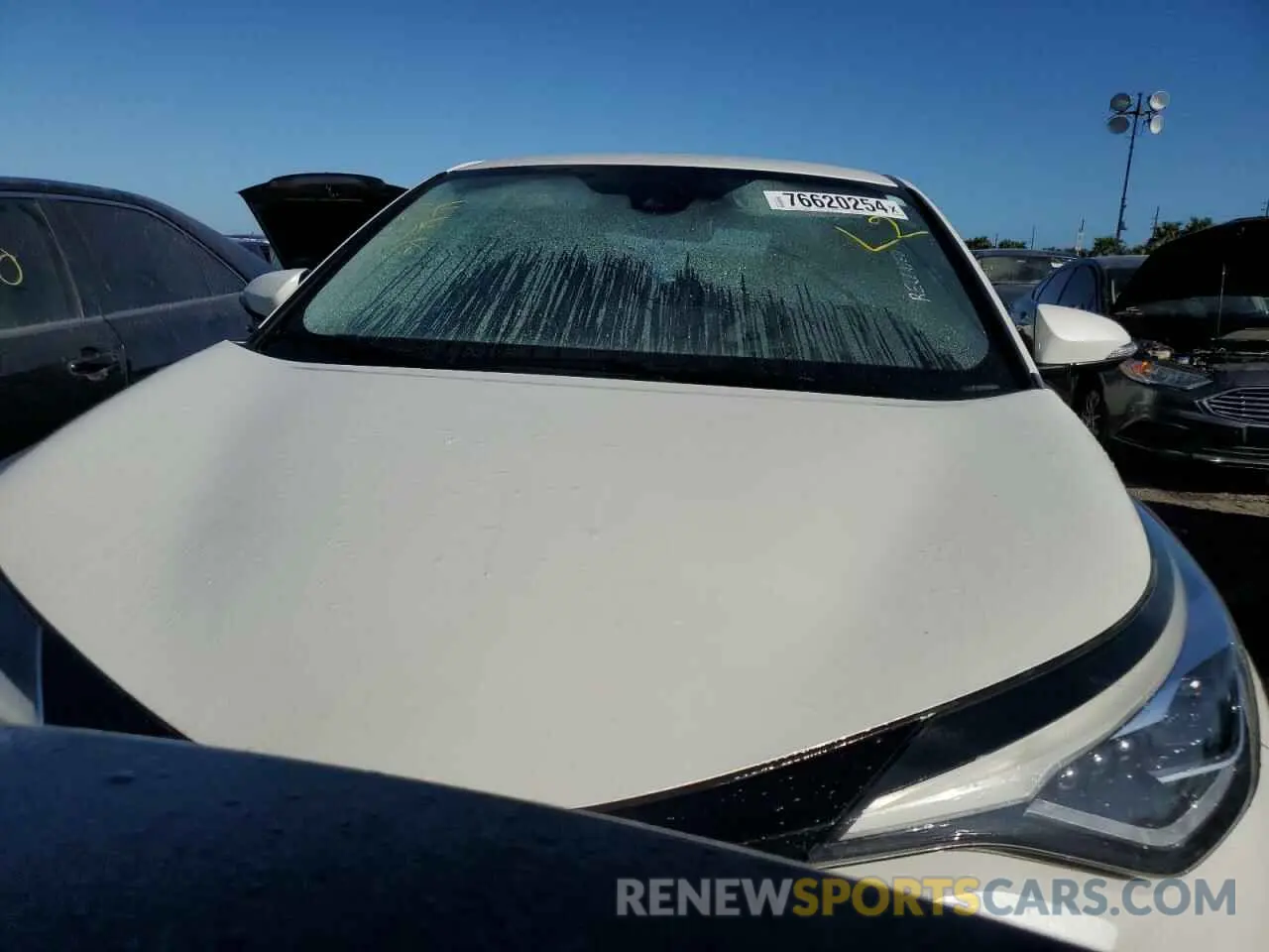 5 Photograph of a damaged car JTNKHMBX5L1084541 TOYOTA C-HR 2020