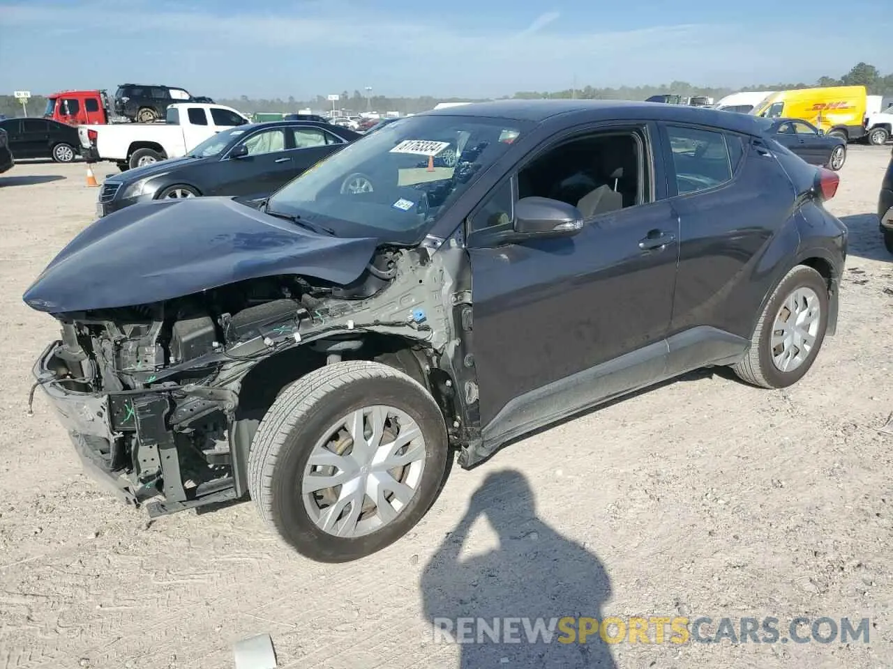 1 Фотография поврежденного автомобиля JTNKHMBX6L1069837 TOYOTA C-HR 2020