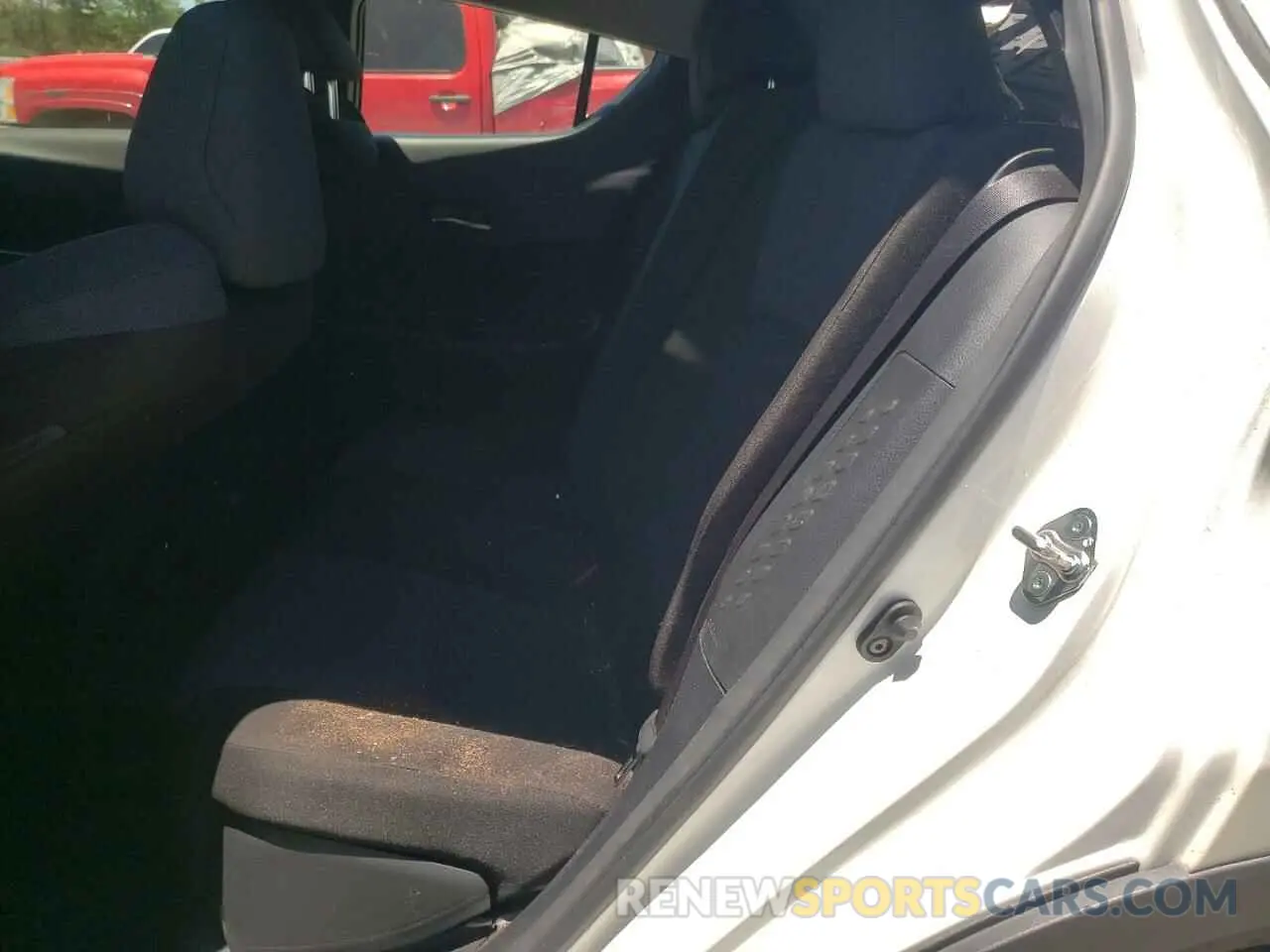 11 Фотография поврежденного автомобиля JTNKHMBX6L1079008 TOYOTA C-HR 2020