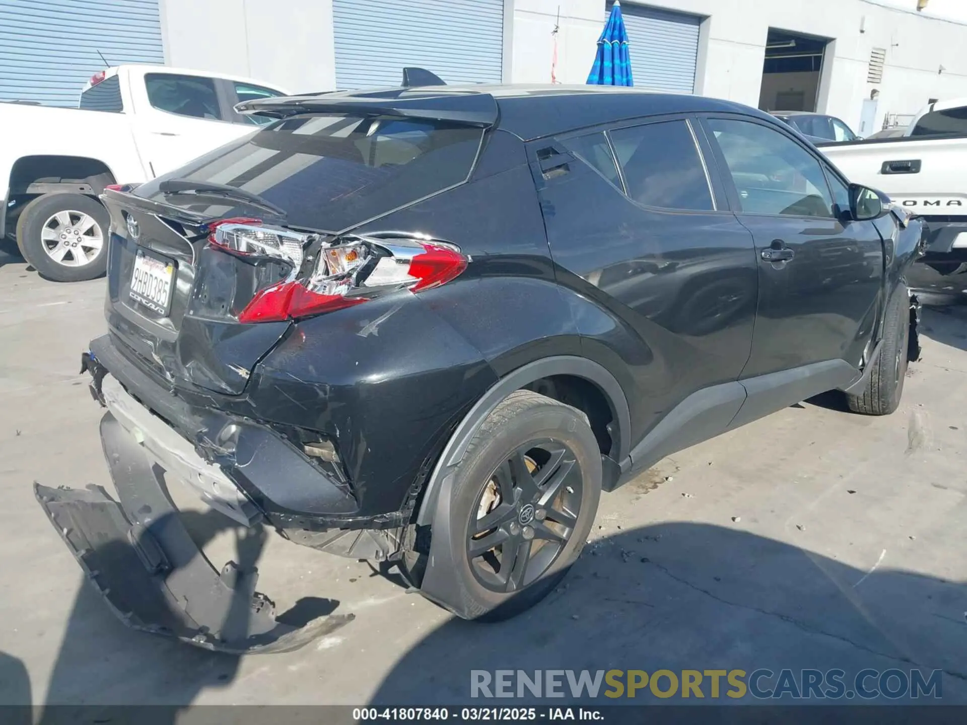 4 Photograph of a damaged car JTNKHMBX6L1084659 TOYOTA C-HR 2020