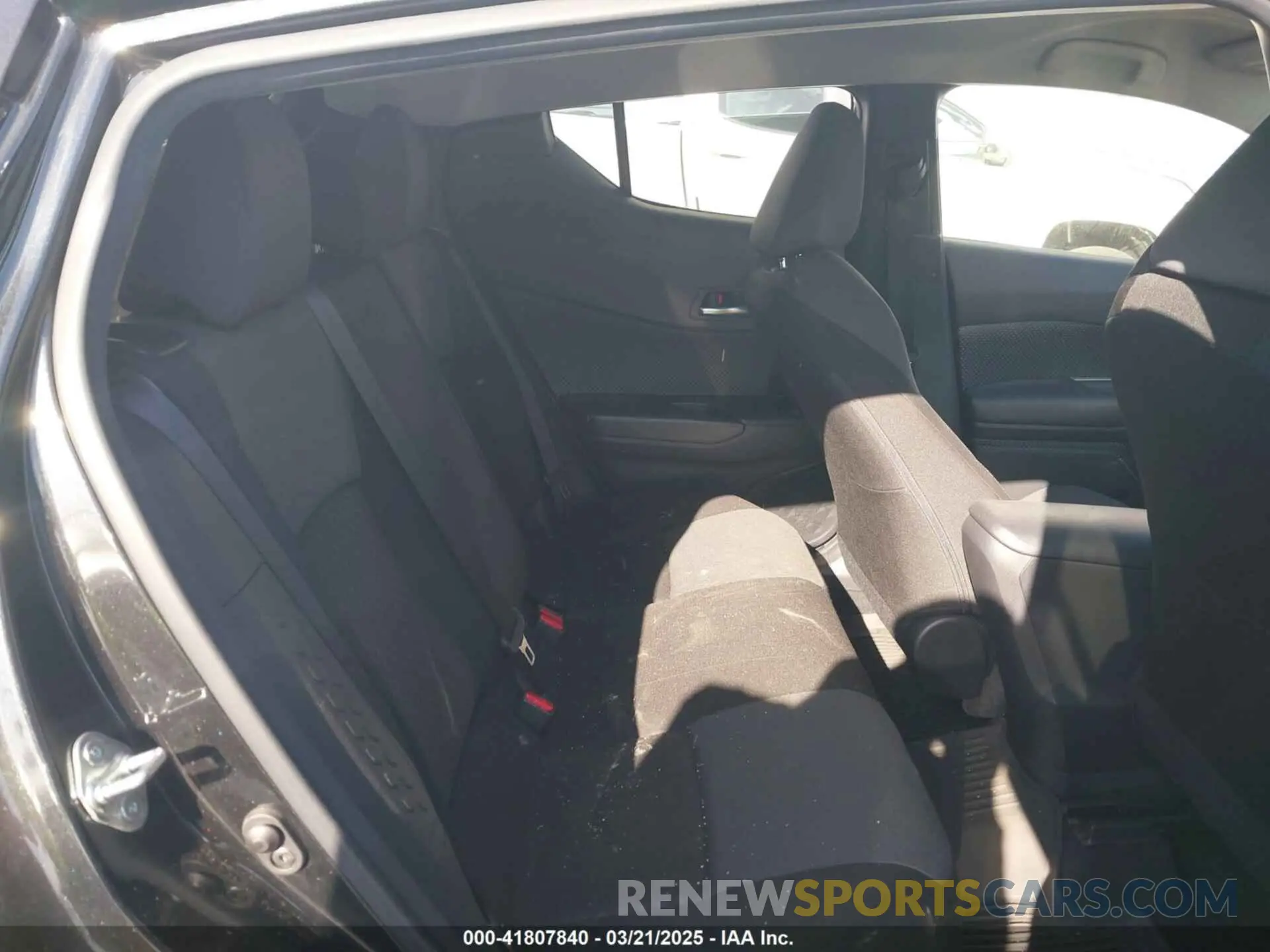 8 Photograph of a damaged car JTNKHMBX6L1084659 TOYOTA C-HR 2020