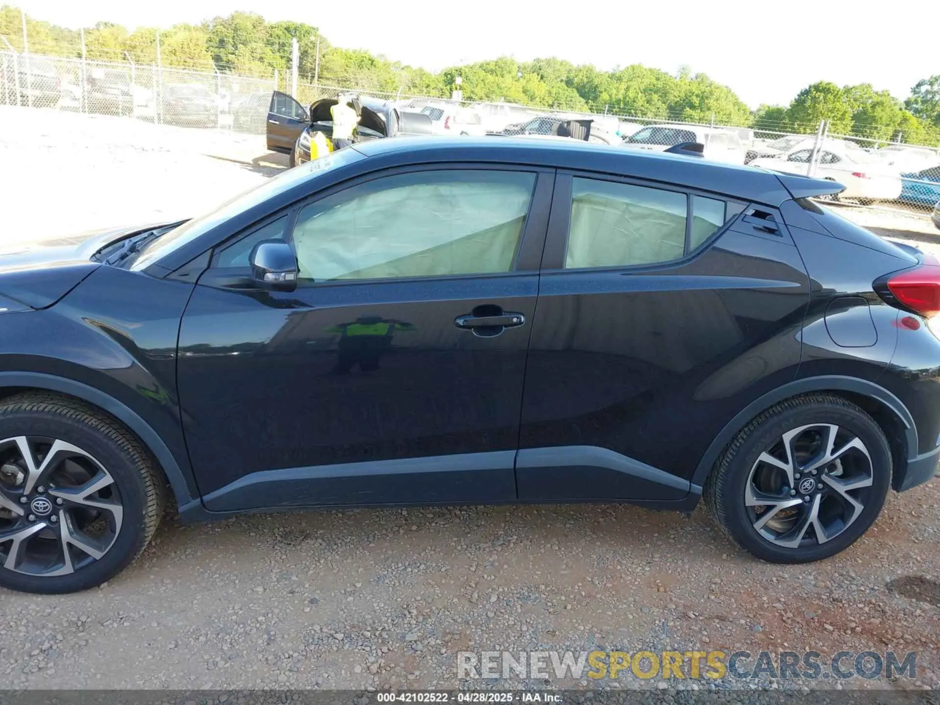 14 Photograph of a damaged car JTNKHMBX6L1085990 TOYOTA C-HR 2020