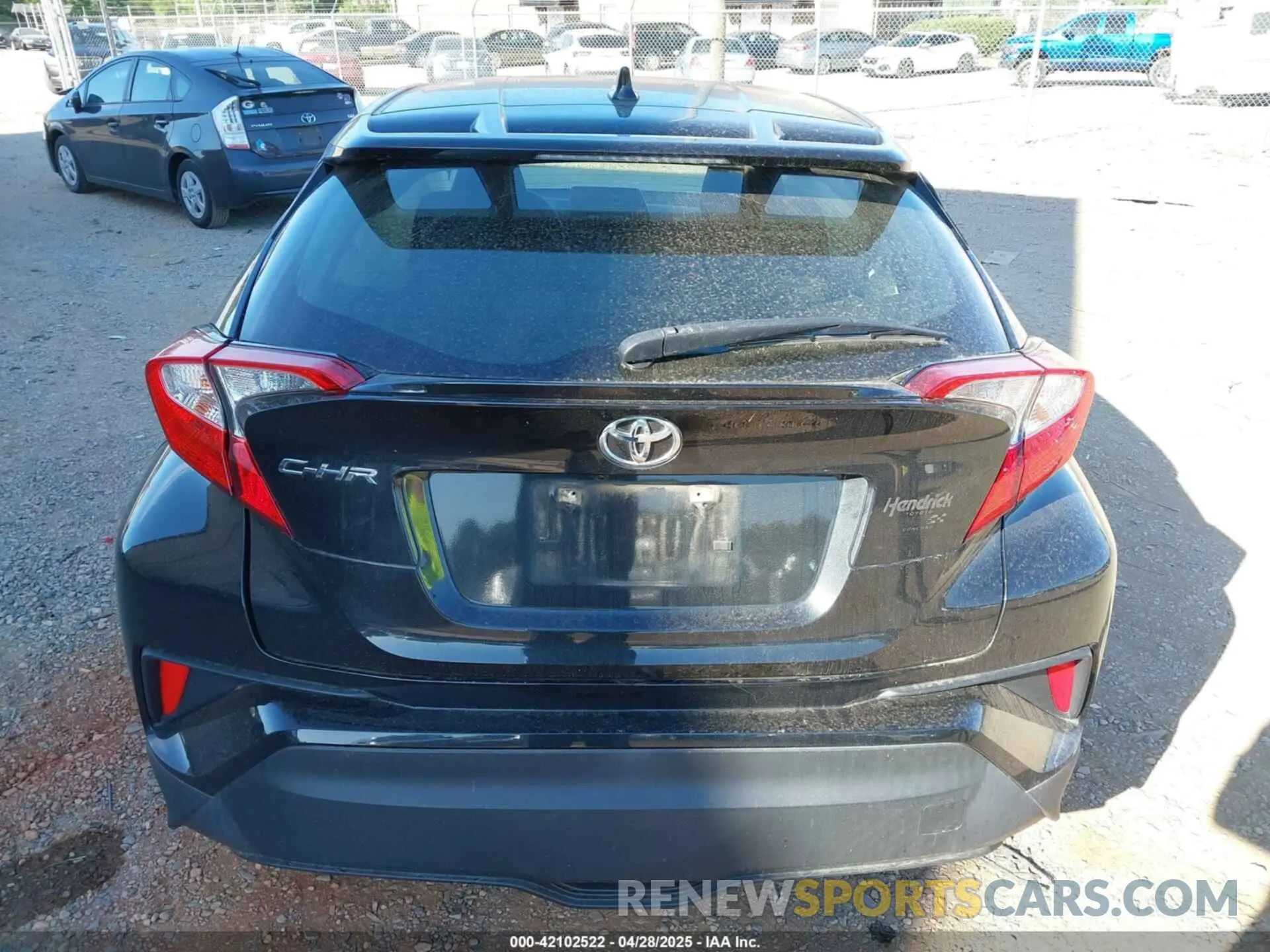 16 Photograph of a damaged car JTNKHMBX6L1085990 TOYOTA C-HR 2020