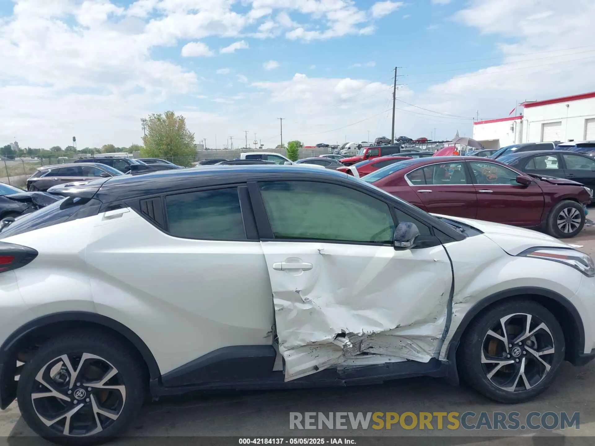 13 Photograph of a damaged car JTNKHMBX6L1090381 TOYOTA C-HR 2020