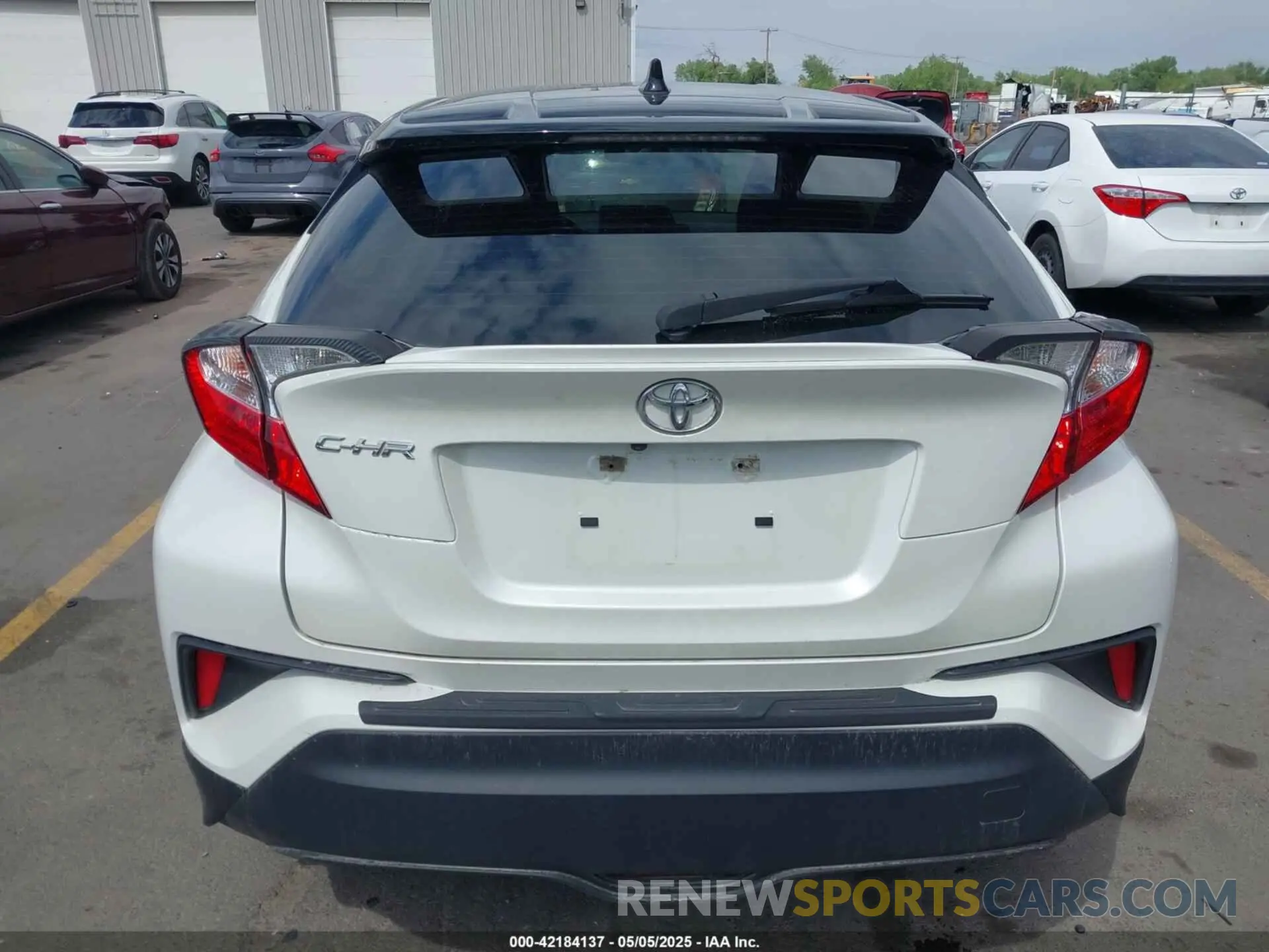 16 Photograph of a damaged car JTNKHMBX6L1090381 TOYOTA C-HR 2020