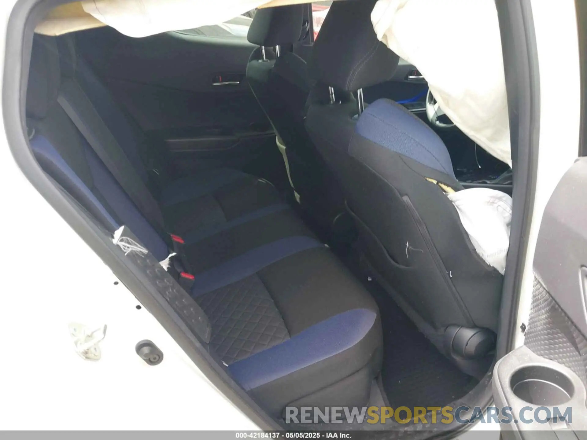 8 Photograph of a damaged car JTNKHMBX6L1090381 TOYOTA C-HR 2020
