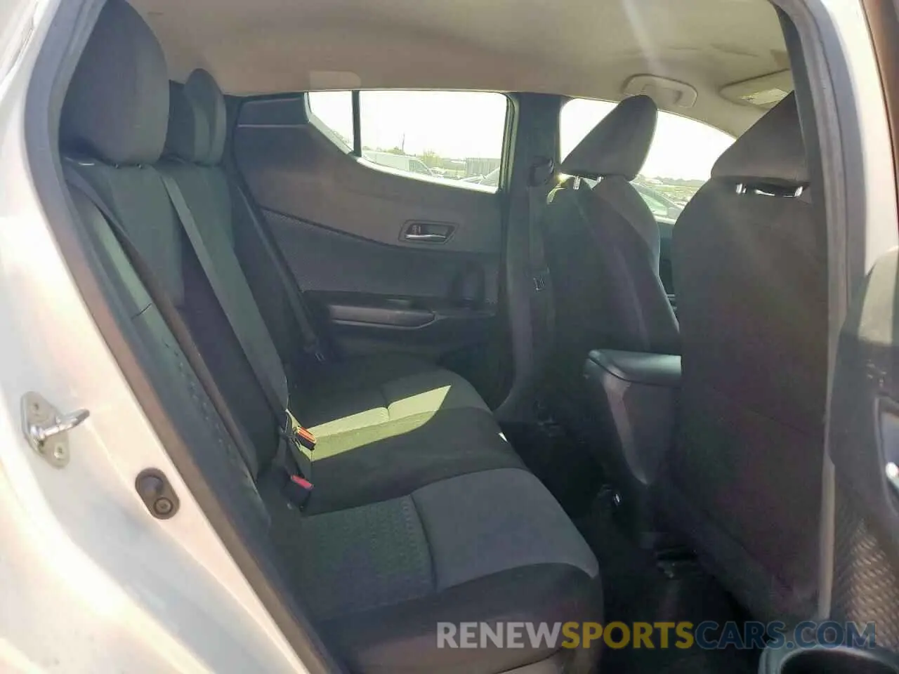 11 Photograph of a damaged car JTNKHMBX7L1074092 TOYOTA C-HR 2020