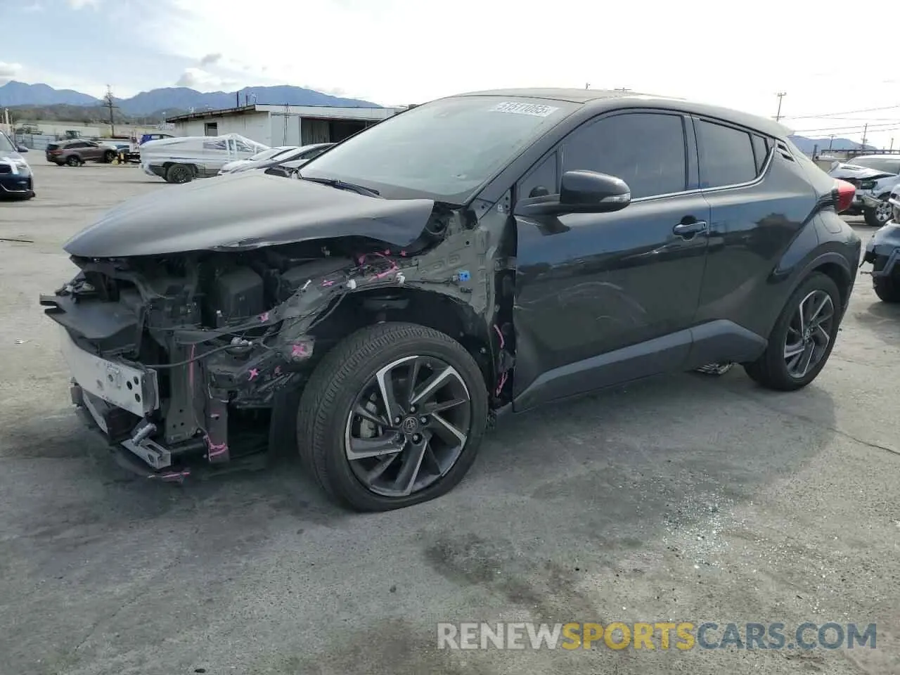 1 Фотография поврежденного автомобиля JTNKHMBX8L1086946 TOYOTA C-HR 2020