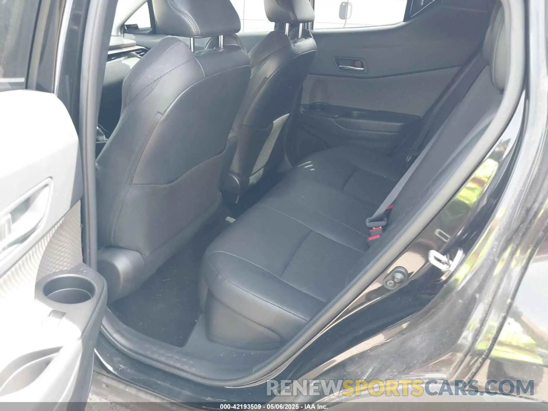 8 Photograph of a damaged car JTNKHMBX9L1078869 TOYOTA C-HR 2020
