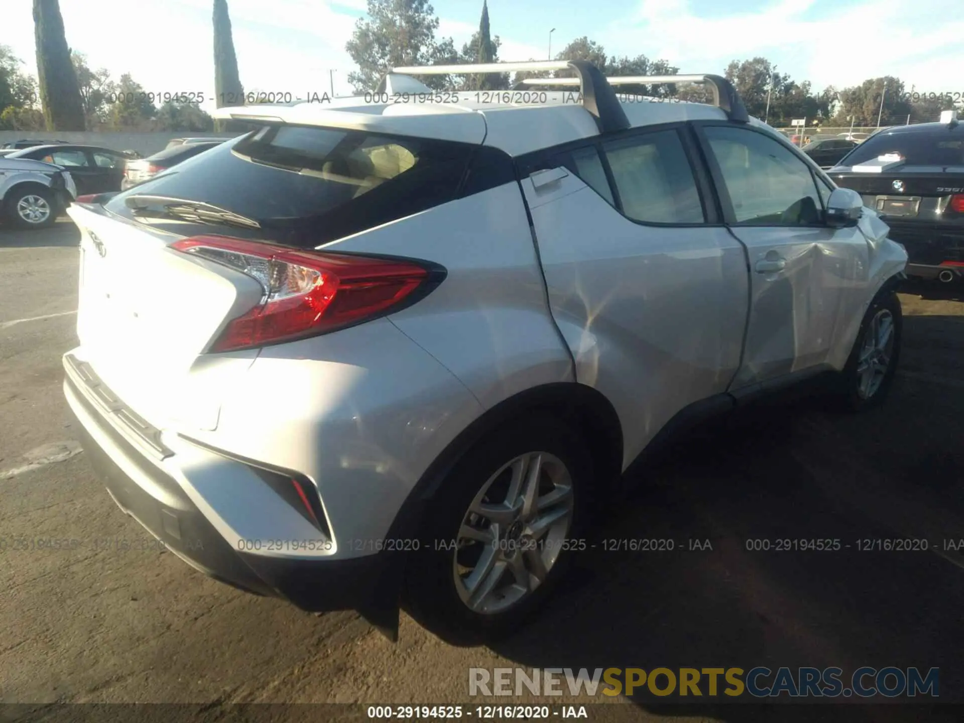 4 Photograph of a damaged car JTNKHMBX9L1080315 TOYOTA C-HR 2020