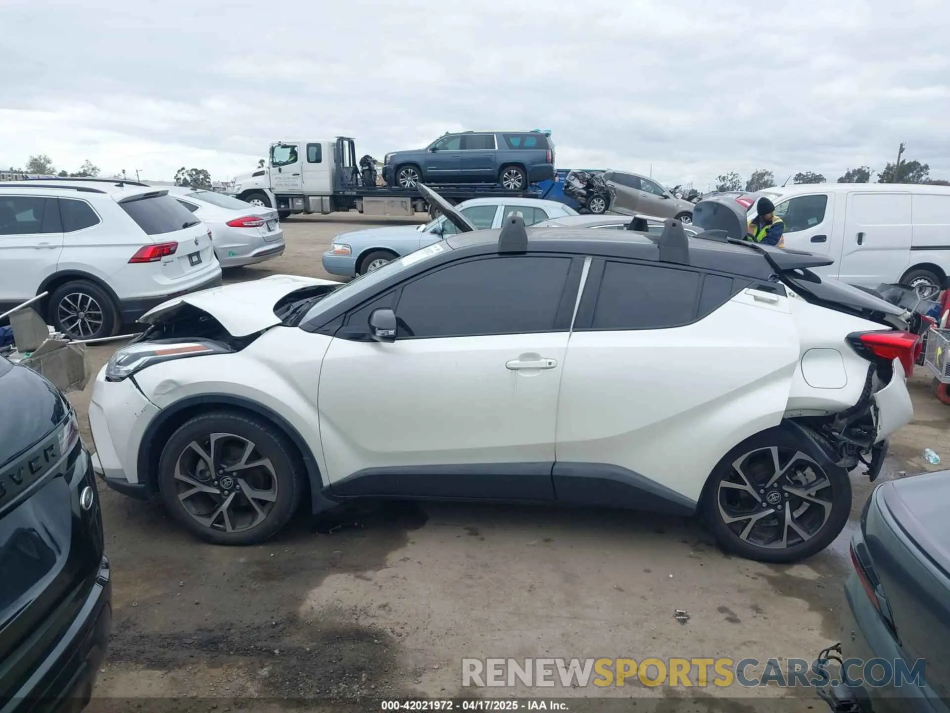 14 Фотография поврежденного автомобиля JTNKHMBX9L1092934 TOYOTA C-HR 2020