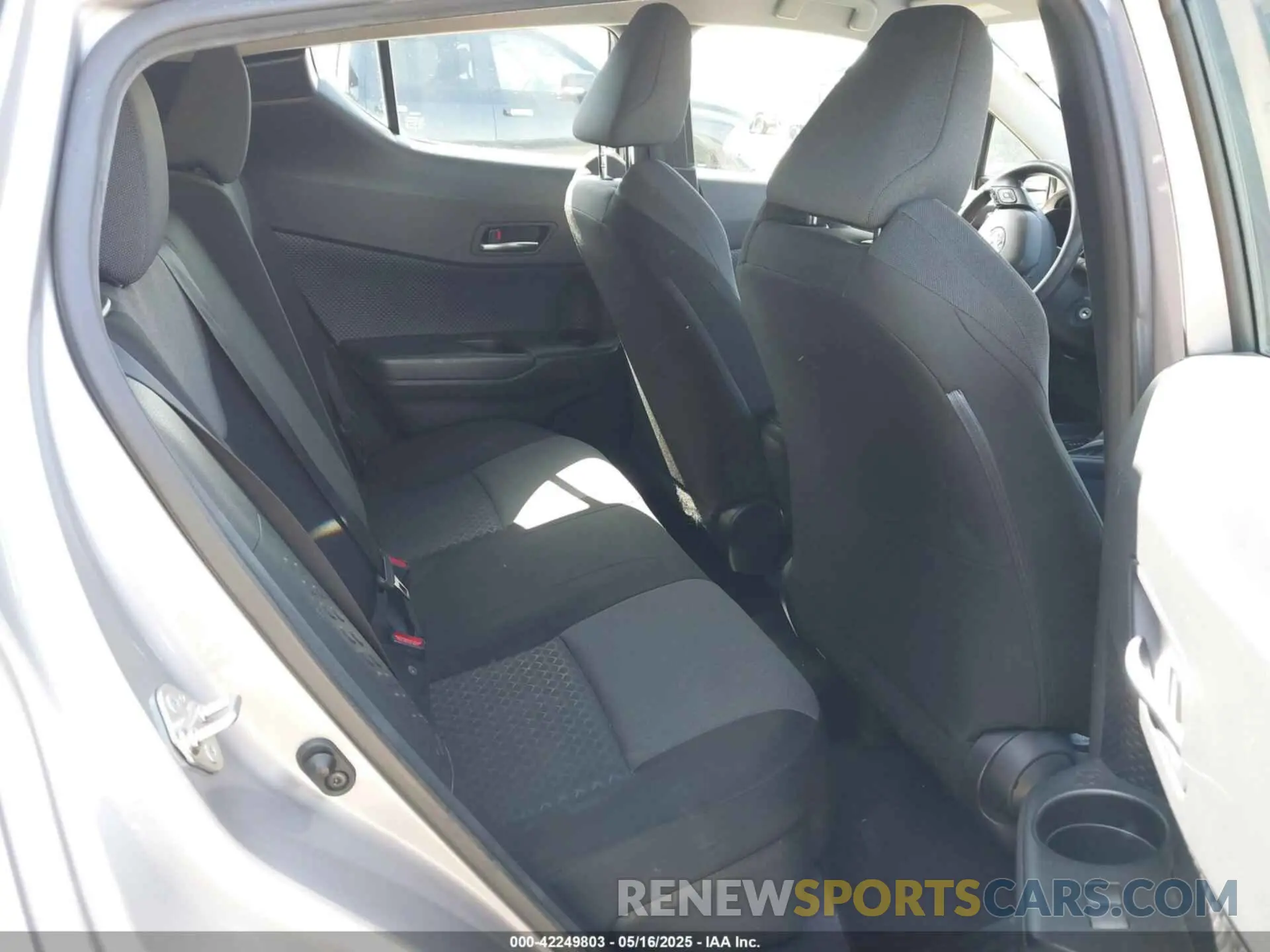 8 Photograph of a damaged car JTNKHMBXXL1085829 TOYOTA C-HR 2020