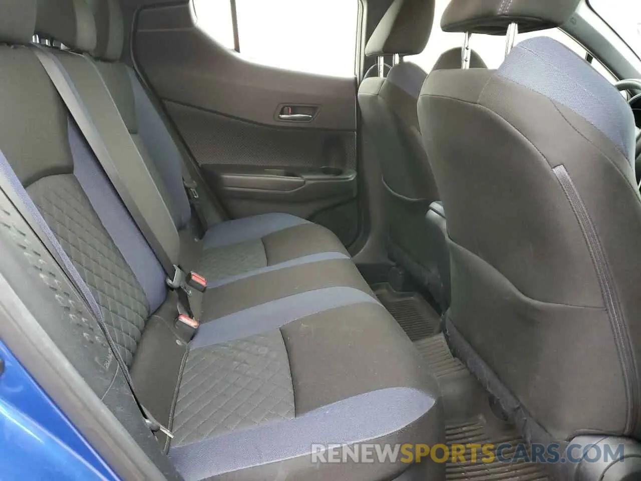10 Photograph of a damaged car JTNKHMBXXL1092263 TOYOTA C-HR 2020